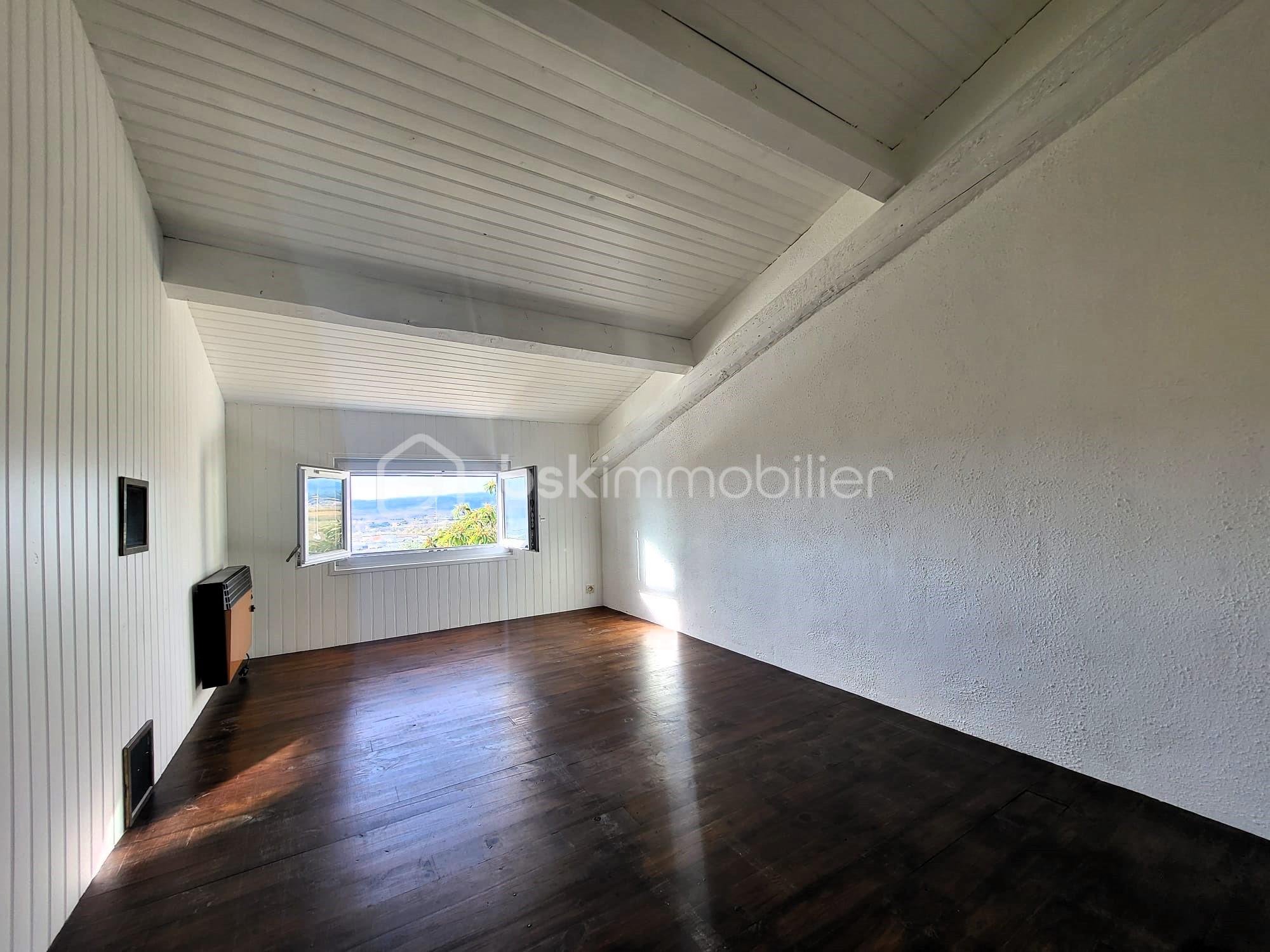Villa de 157 m² - chambre haut 2.jpeg