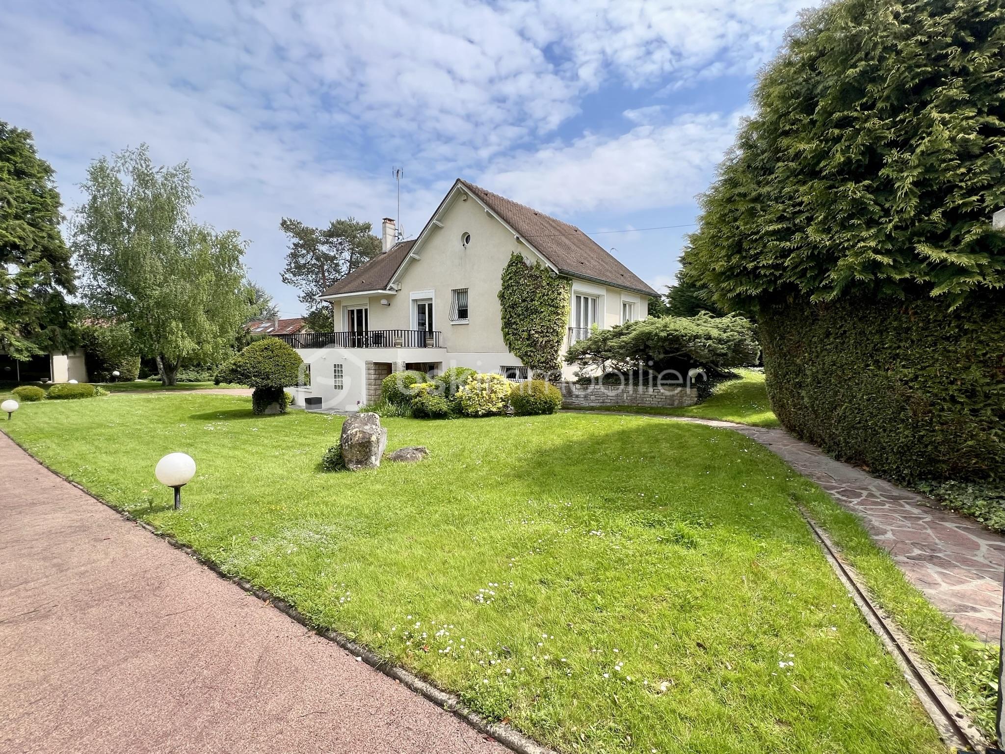 Maison 6 pièces 222 m²