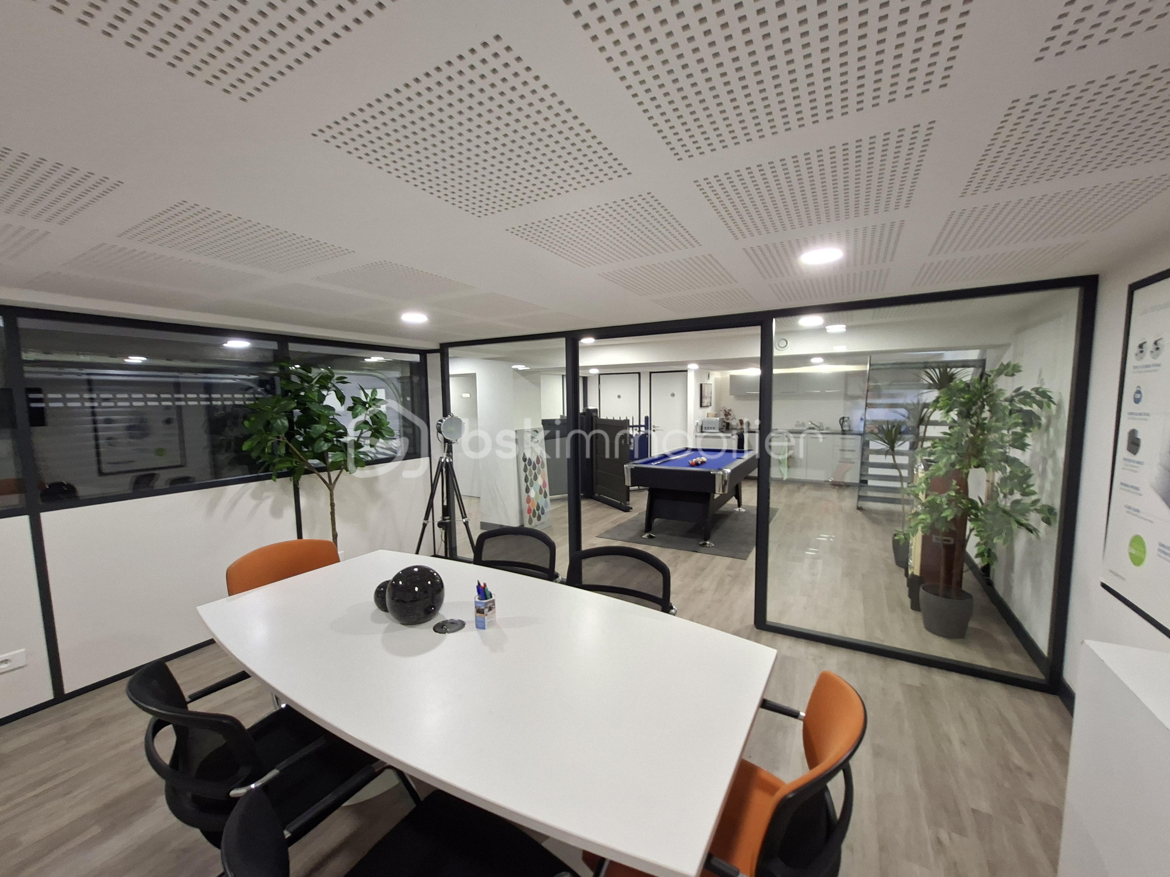 Local d'activités de 78,84 m² - 20250613_163515.jpg