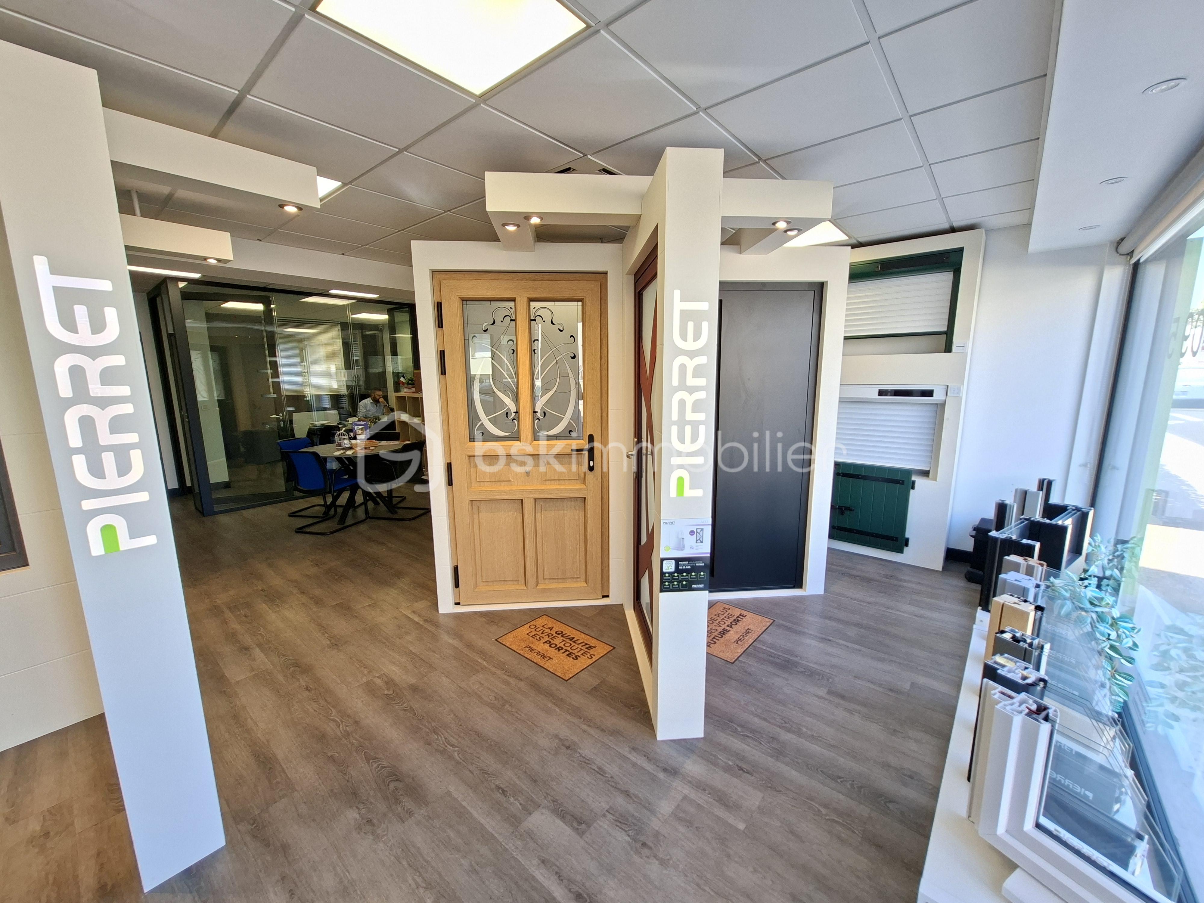 Local d'activités de 78,84 m² - 20250613_162848.jpg