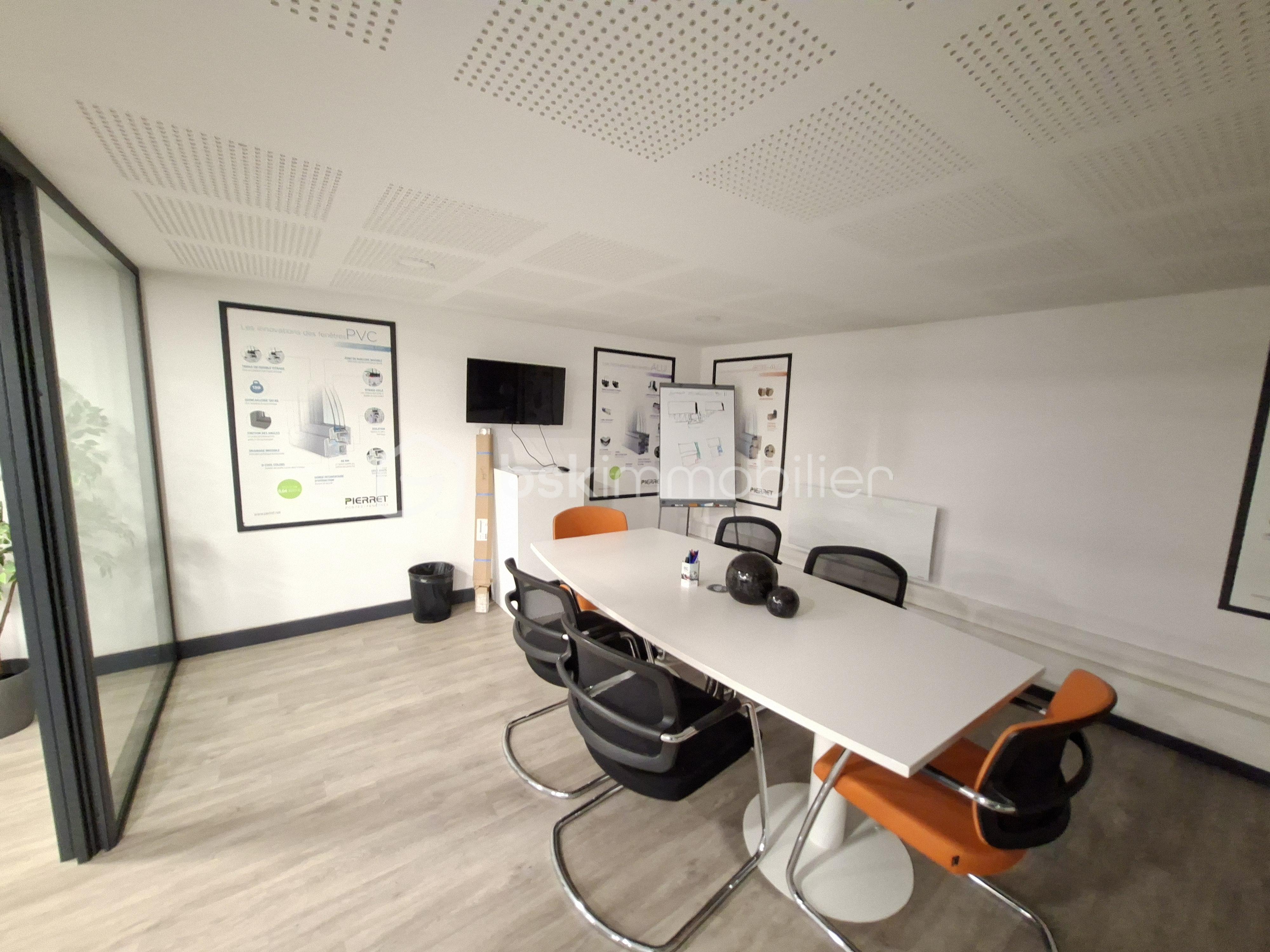 Local d'activités de 78,84 m² - 20250613_163212.jpg