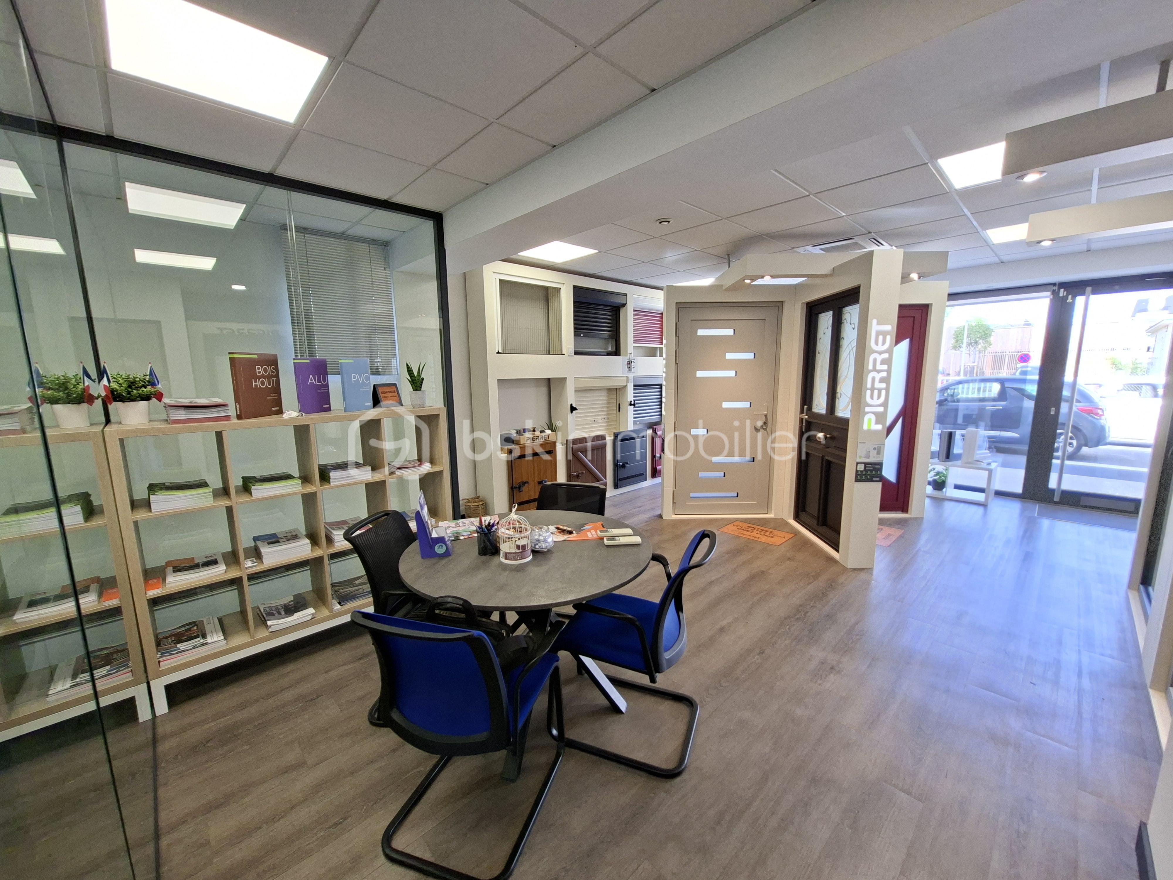 Local d'activités de 78,84 m² - 20250613_162948.jpg