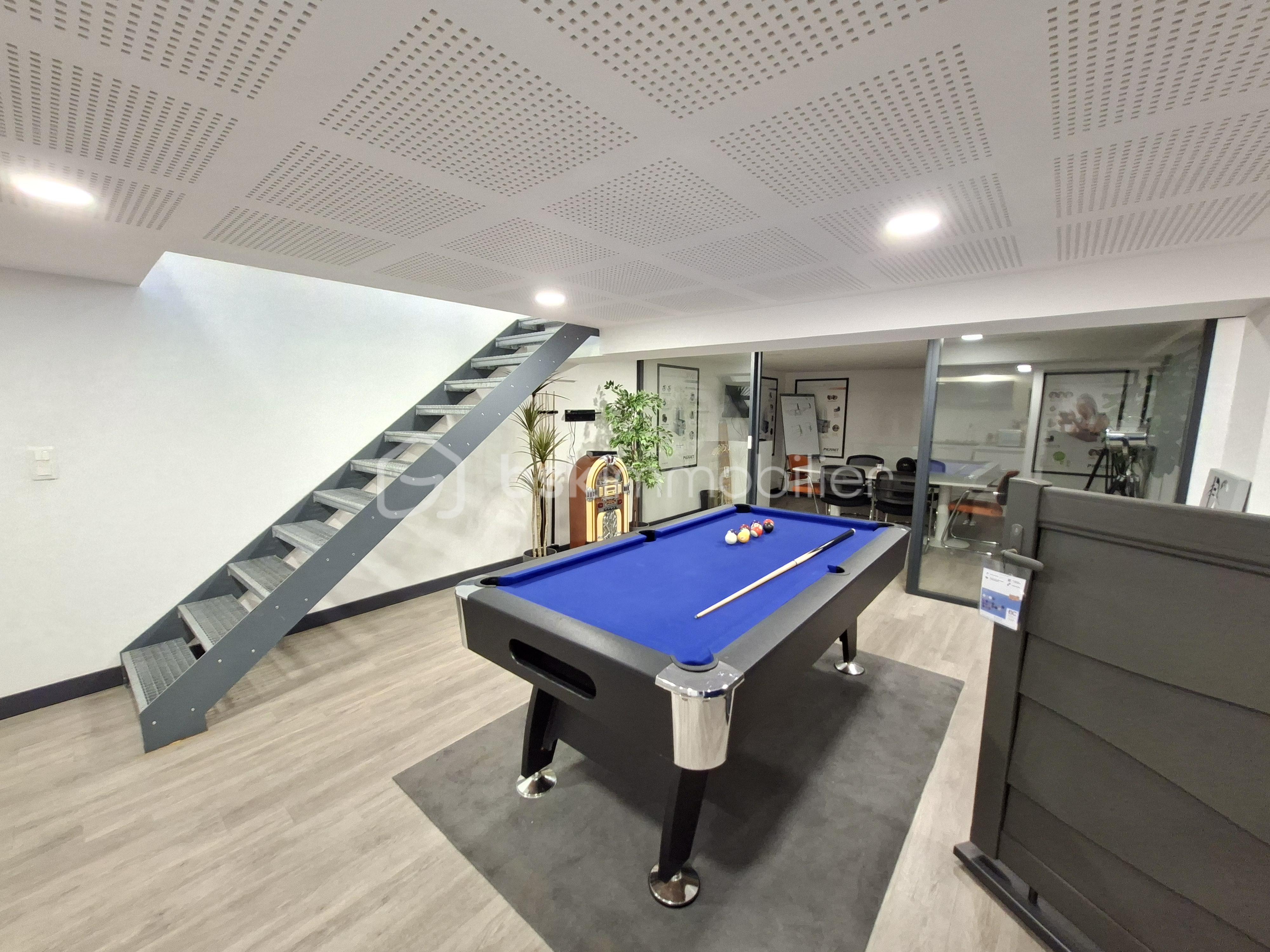 Local d'activités de 78,84 m² - 20250613_163416.jpg