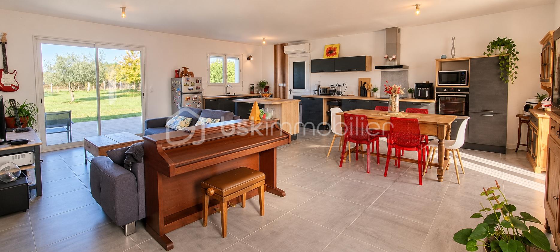 Maison 5 pièces 111 m² · à Cercoux · 111,3 m² · 245 000 €
