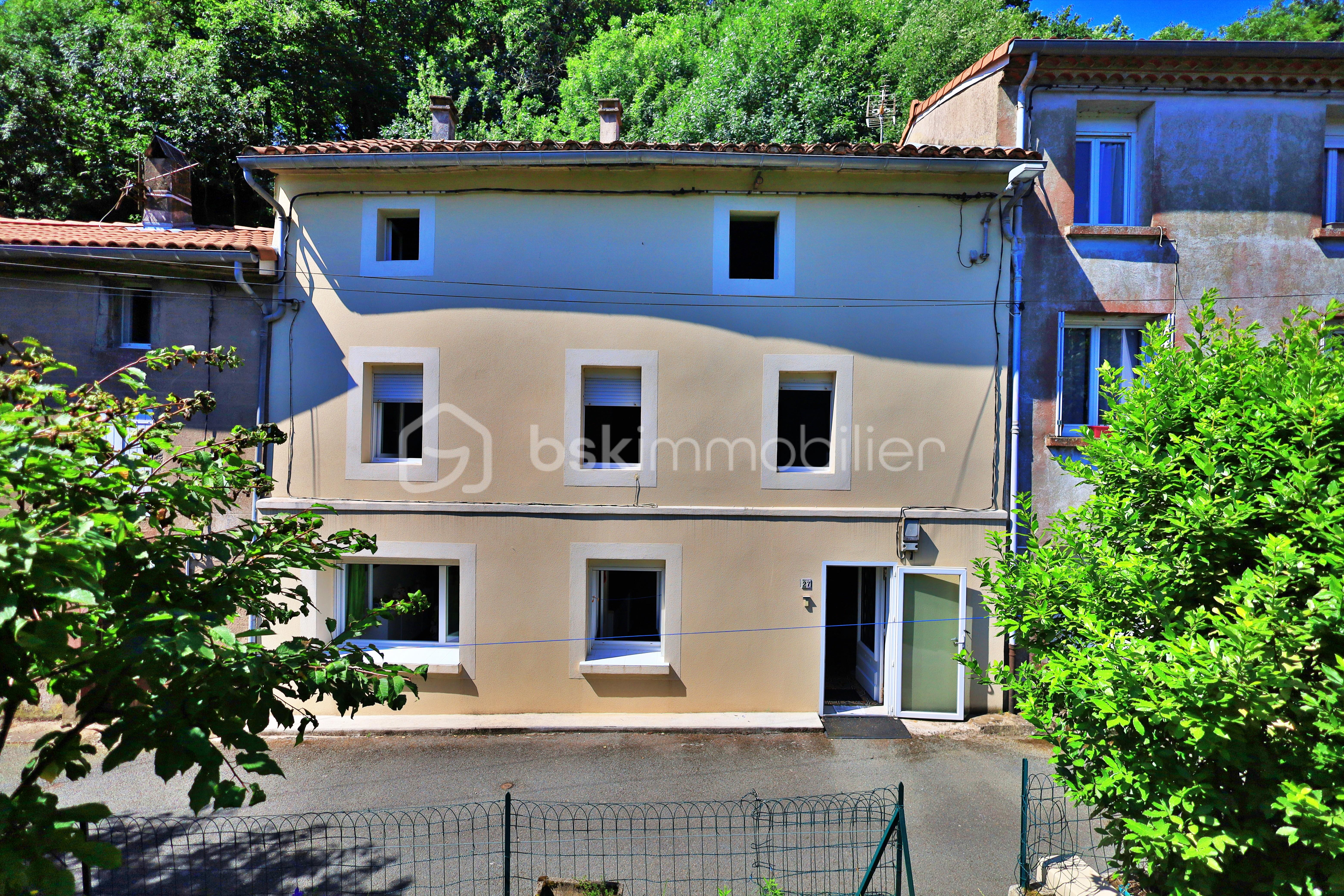 Maison 5 pièces 122 m² · à Labastide-Rouairoux · 122 m² · 80 000 €