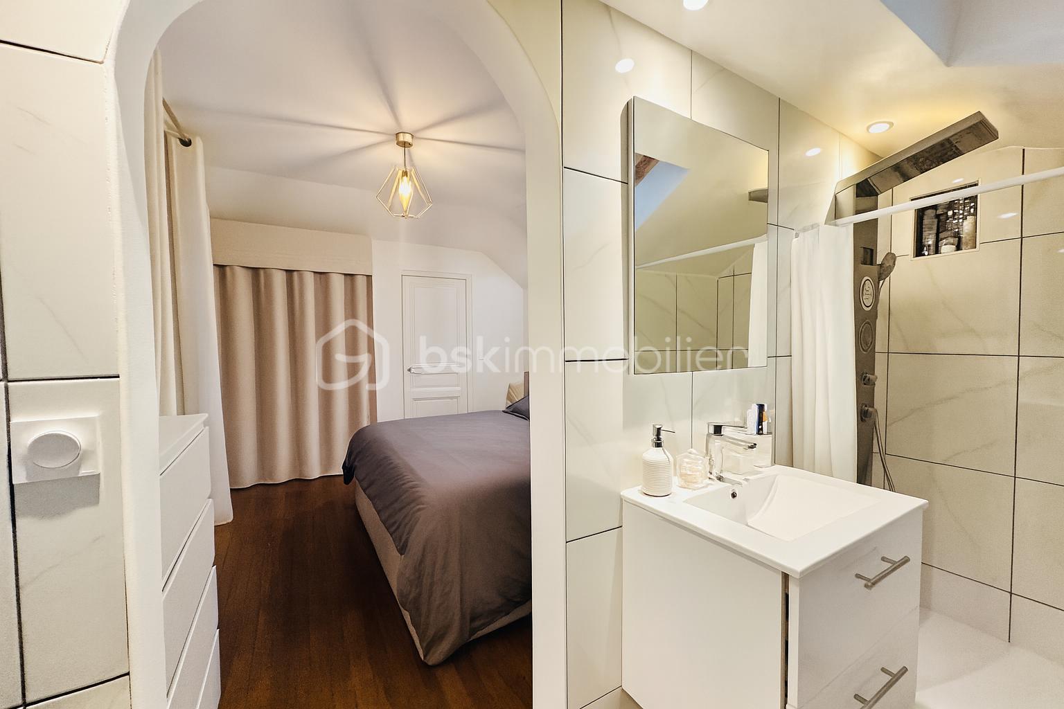 Maison de 100 m² - ChatGPT Image 2 déc. 2025, 12_45_45.png