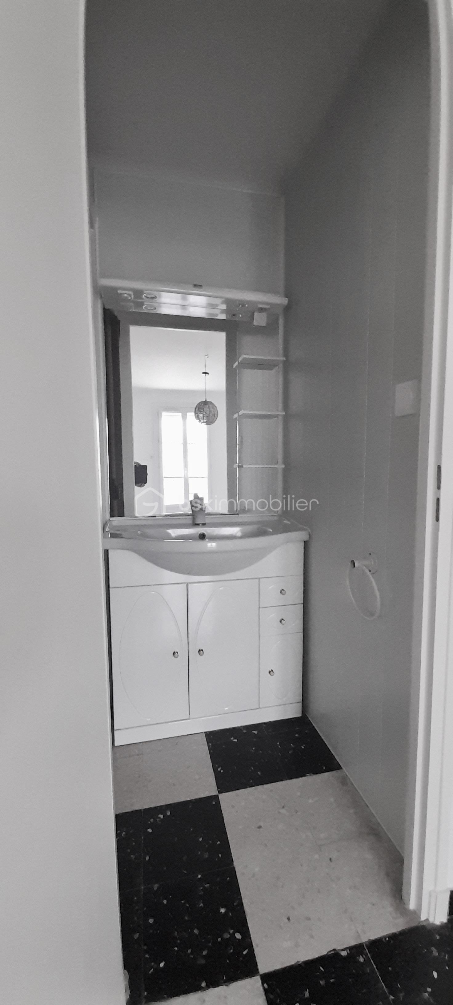 CH4 AV LAVABO - 1.jpg