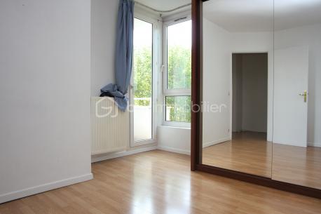 Appartement de 72 m² - 07 chambre 1 oudry.png