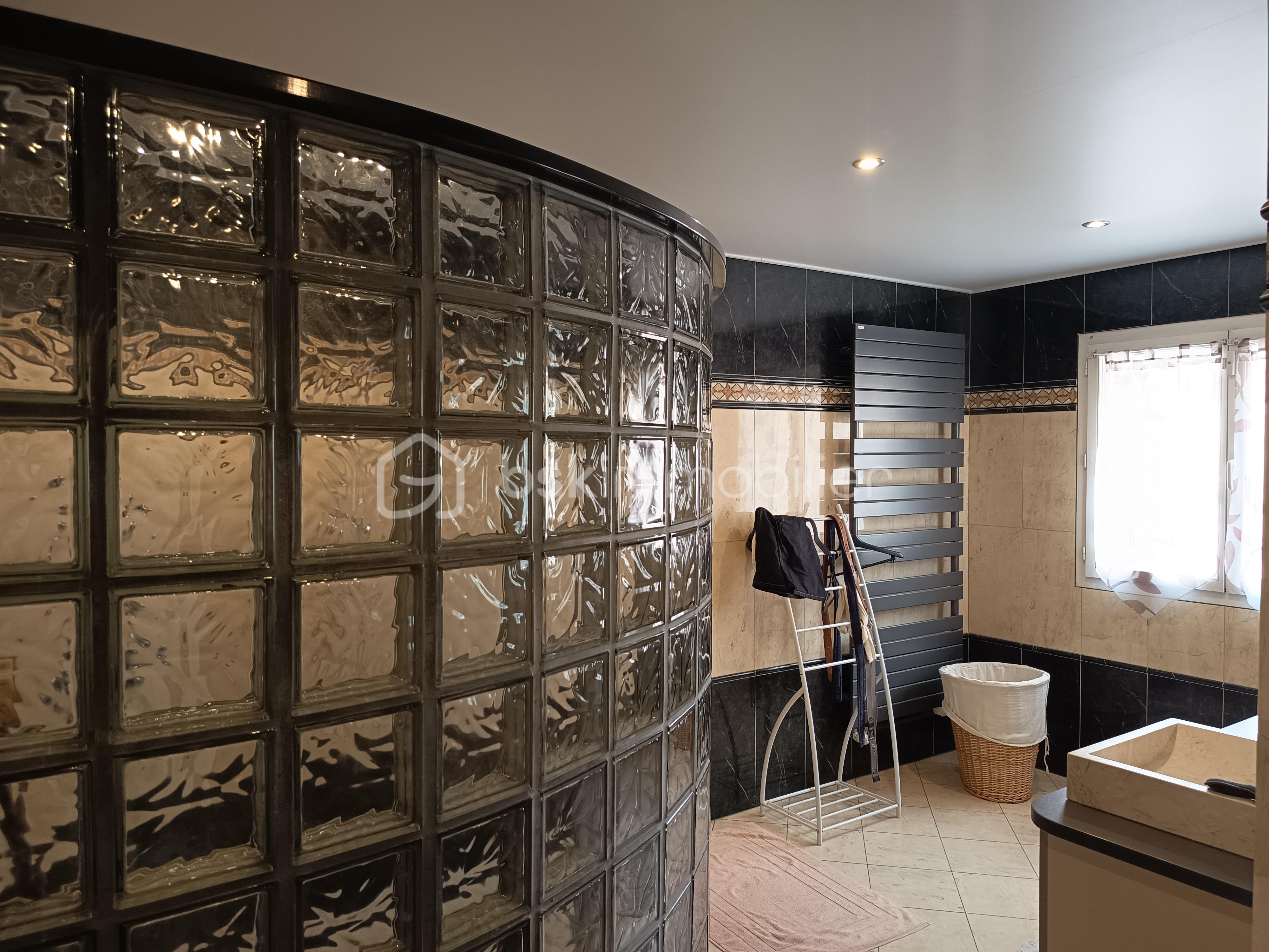 Maison contemporaine de 101,16 m² - 1756640097460.jpg