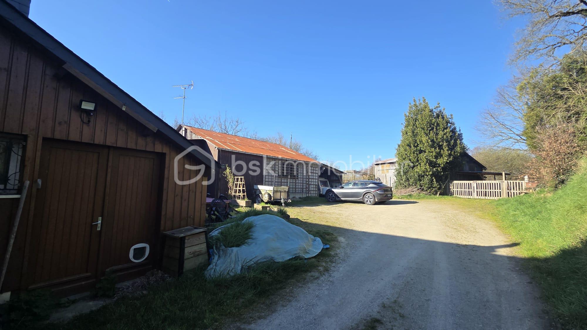 COUR ARRIERE ET DEPENDANCE.jpeg