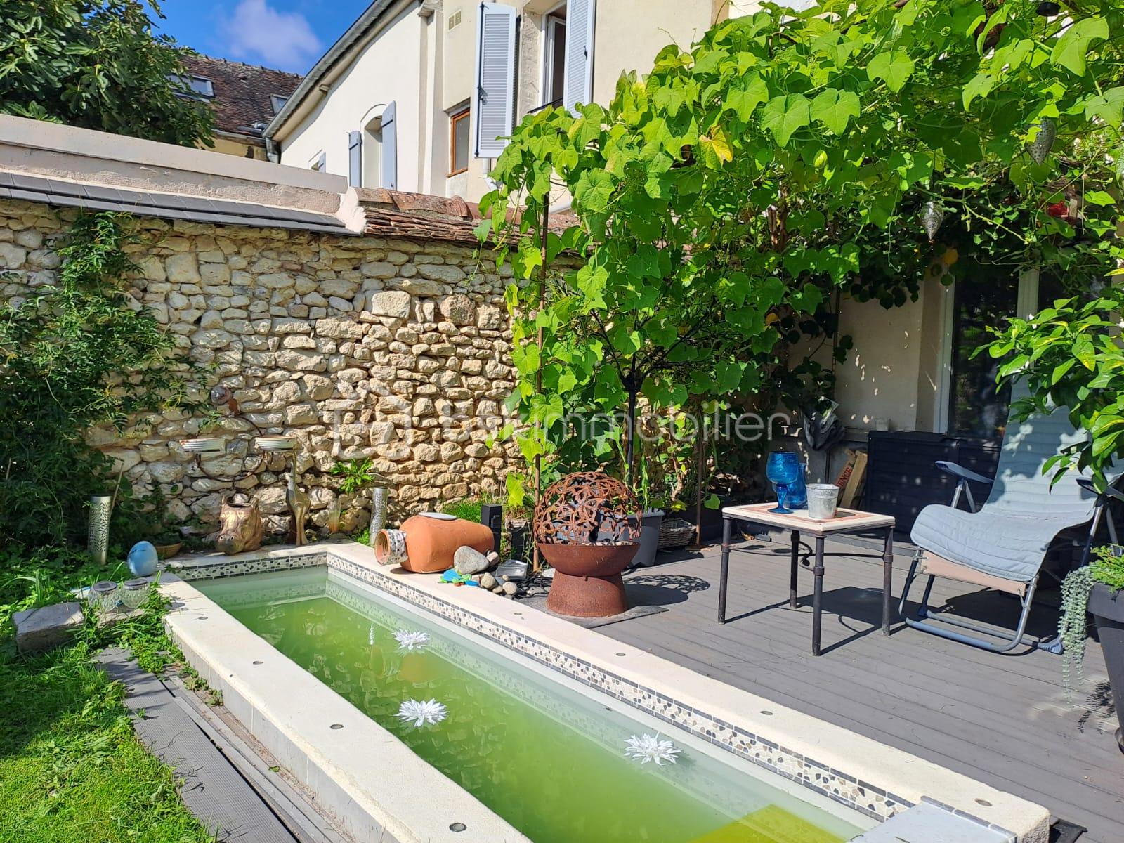 Maison de ville de 235 m² - IMG-20251001-WA0044.jpg
