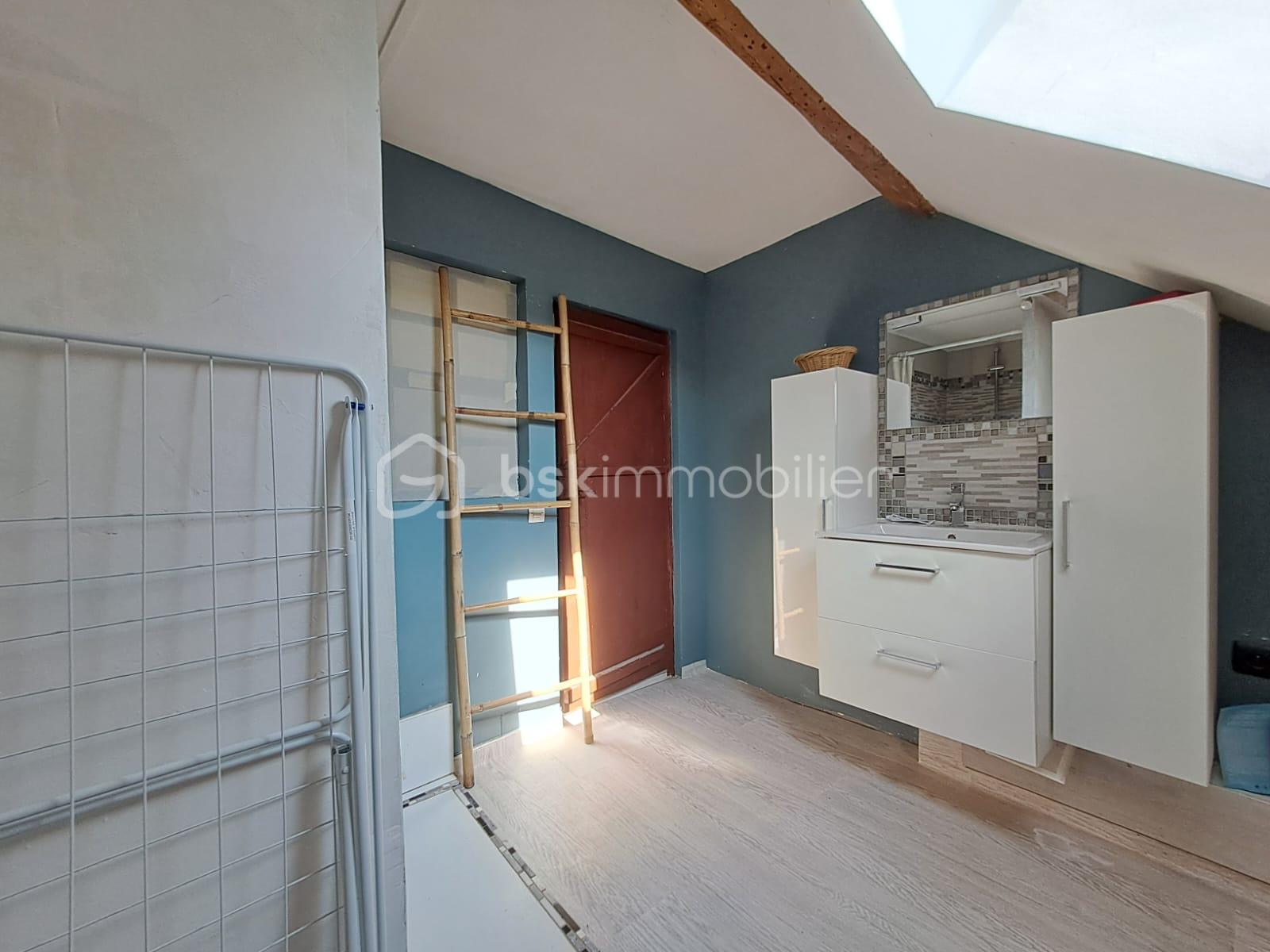 Maison de ville de 235 m² - IMG-20251001-WA0002.jpg