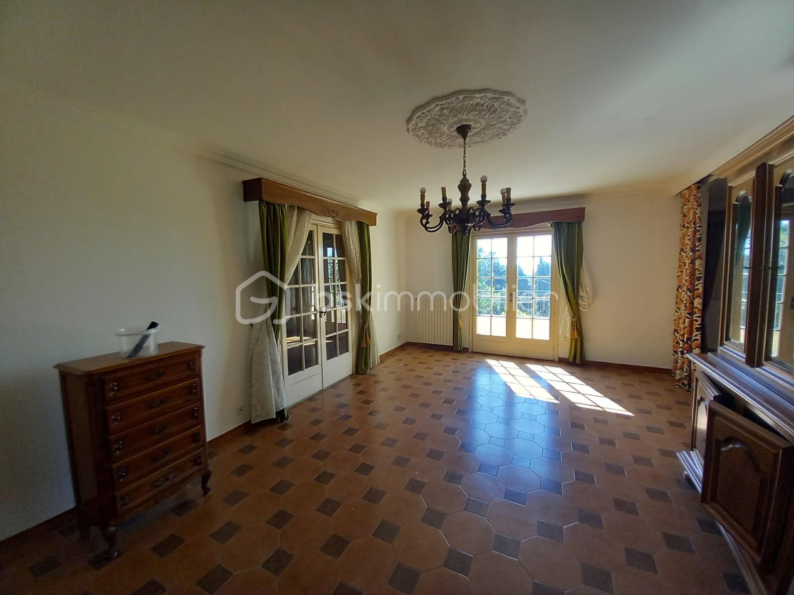 Maison traditionnelle de 248 m² - 2551577845869824383.jpg