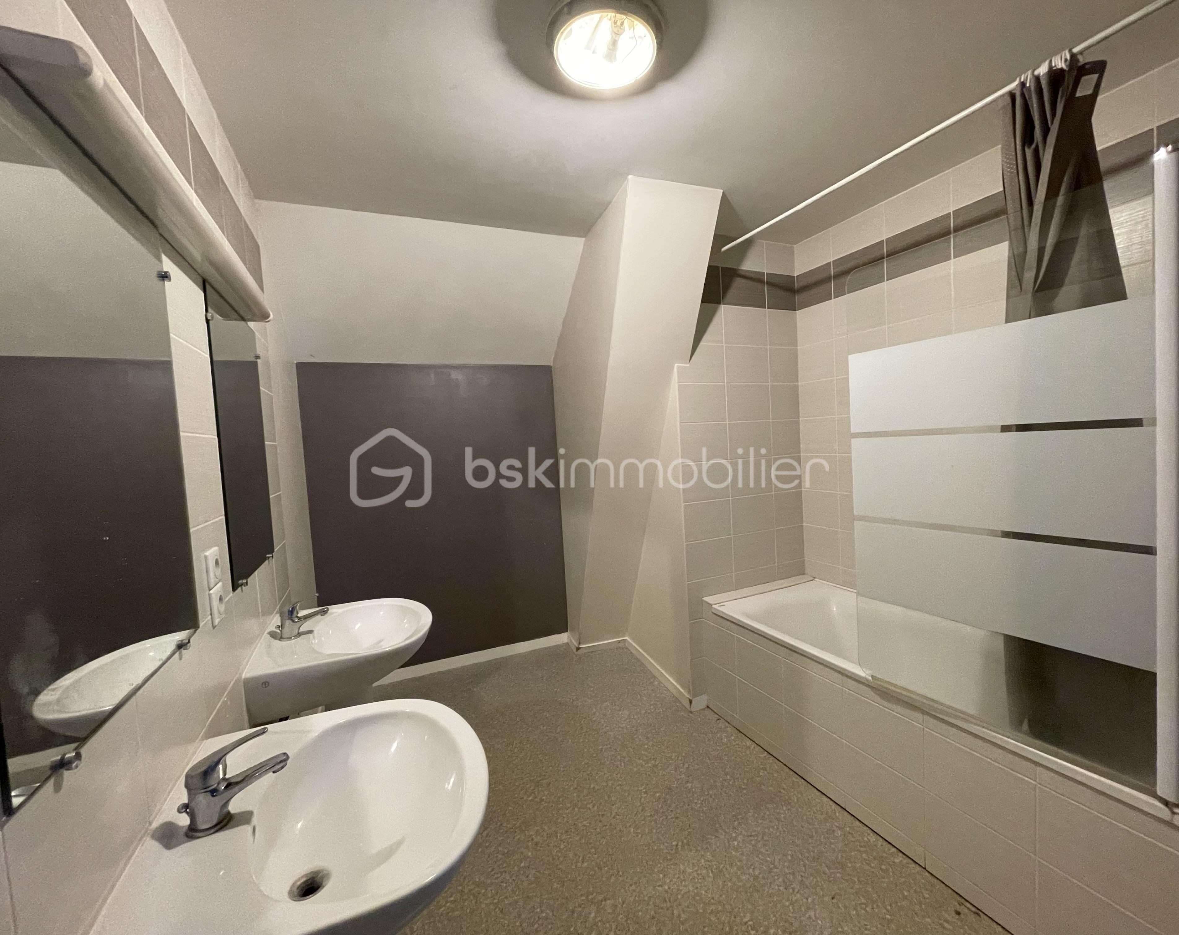 Fonds de commerce - salle de bain.jpg