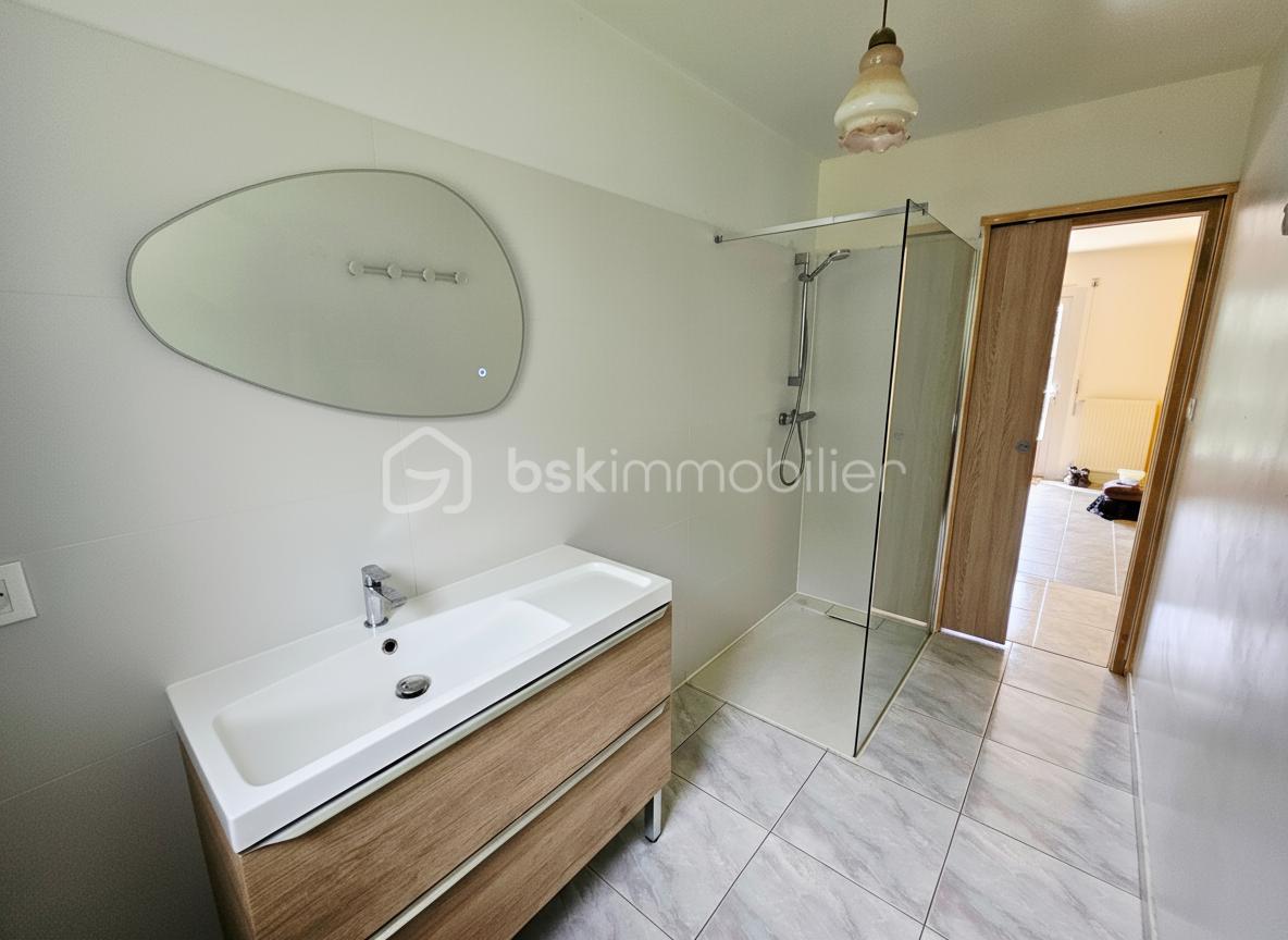 Maison de 130 m² - sdb rdc.jpg