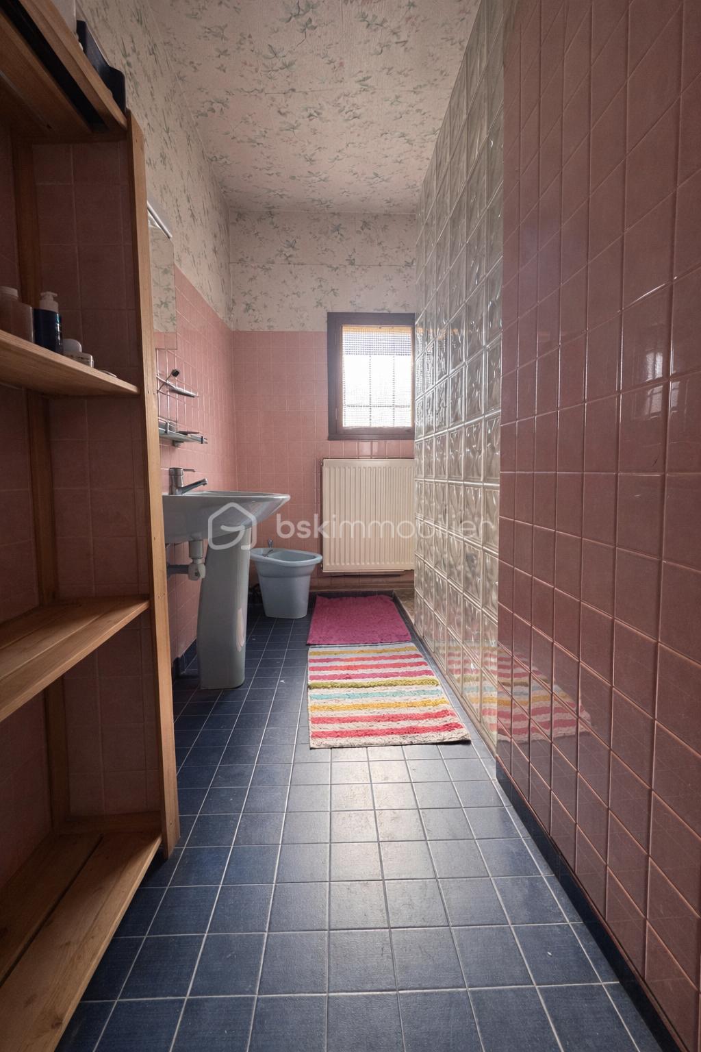 Salle de bain au style doux.png