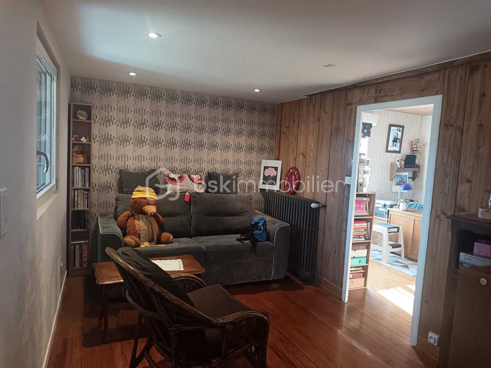 Maison de 200 m² - 560540698_1188040466506525_864409379348171214_n.jpg