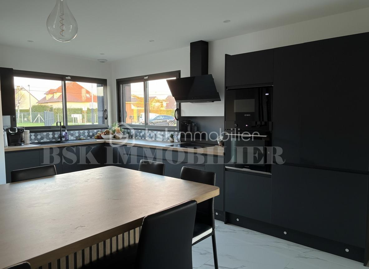 Maison de 122 m² - generated_2025-12-16T09_32_16.749.jpg