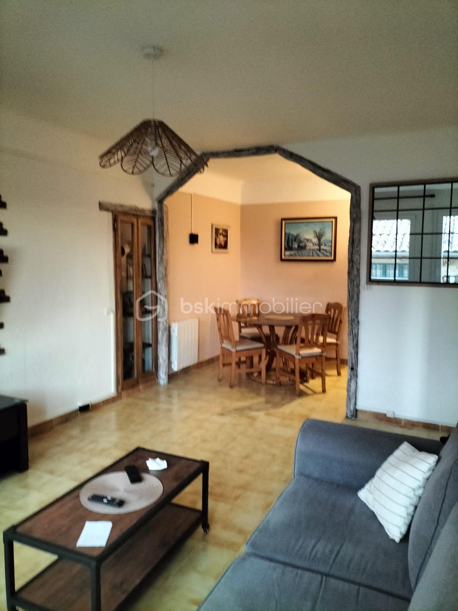 Maison de village de 58 m² - SALON-SAM.jpg