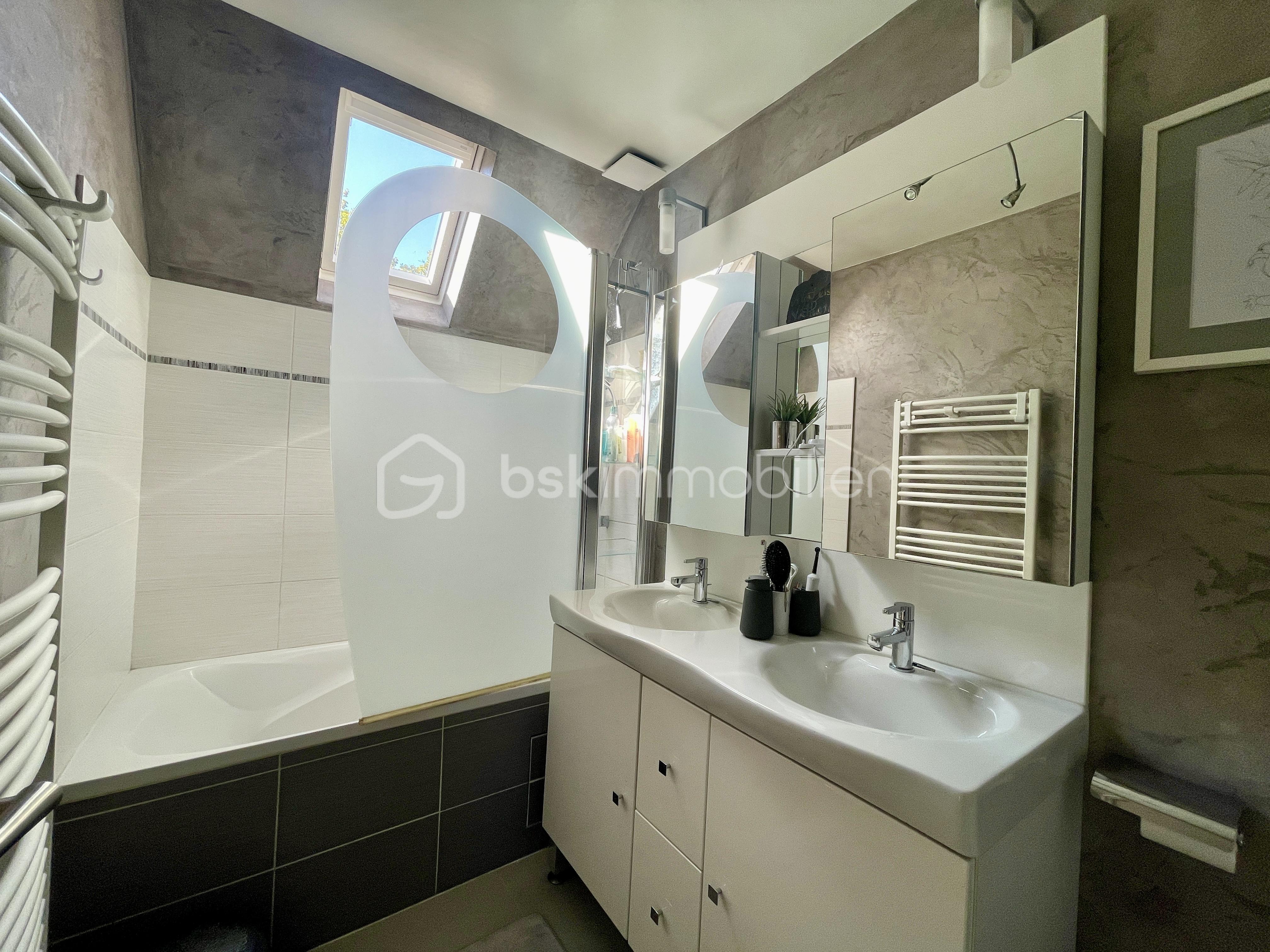 Maison de 185 m² - 3AA240E2-91E1-4FA7-8A6C-5D15CA5FBA26.jpeg
