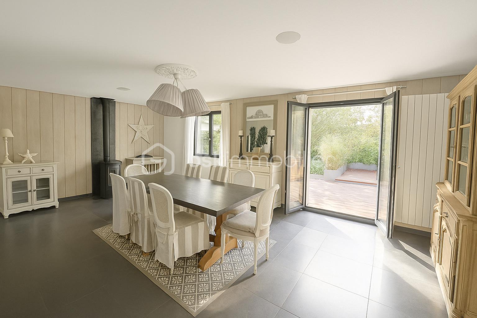 Maison de 185 m² - 442CA301-9E98-46DF-987B-048A3D67AB69.png