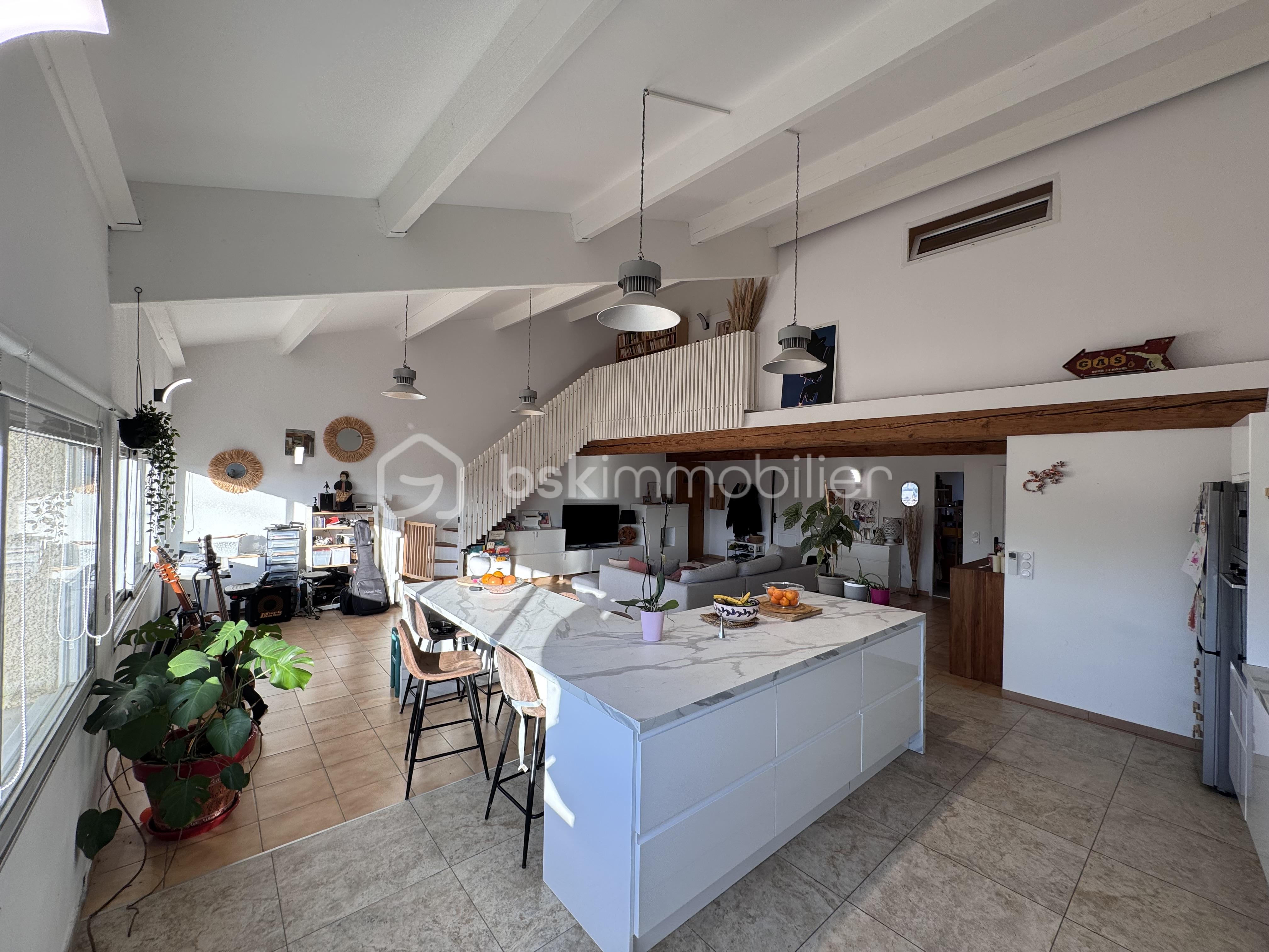 Appartement de 132,01 m² - vue cuisin.jpeg