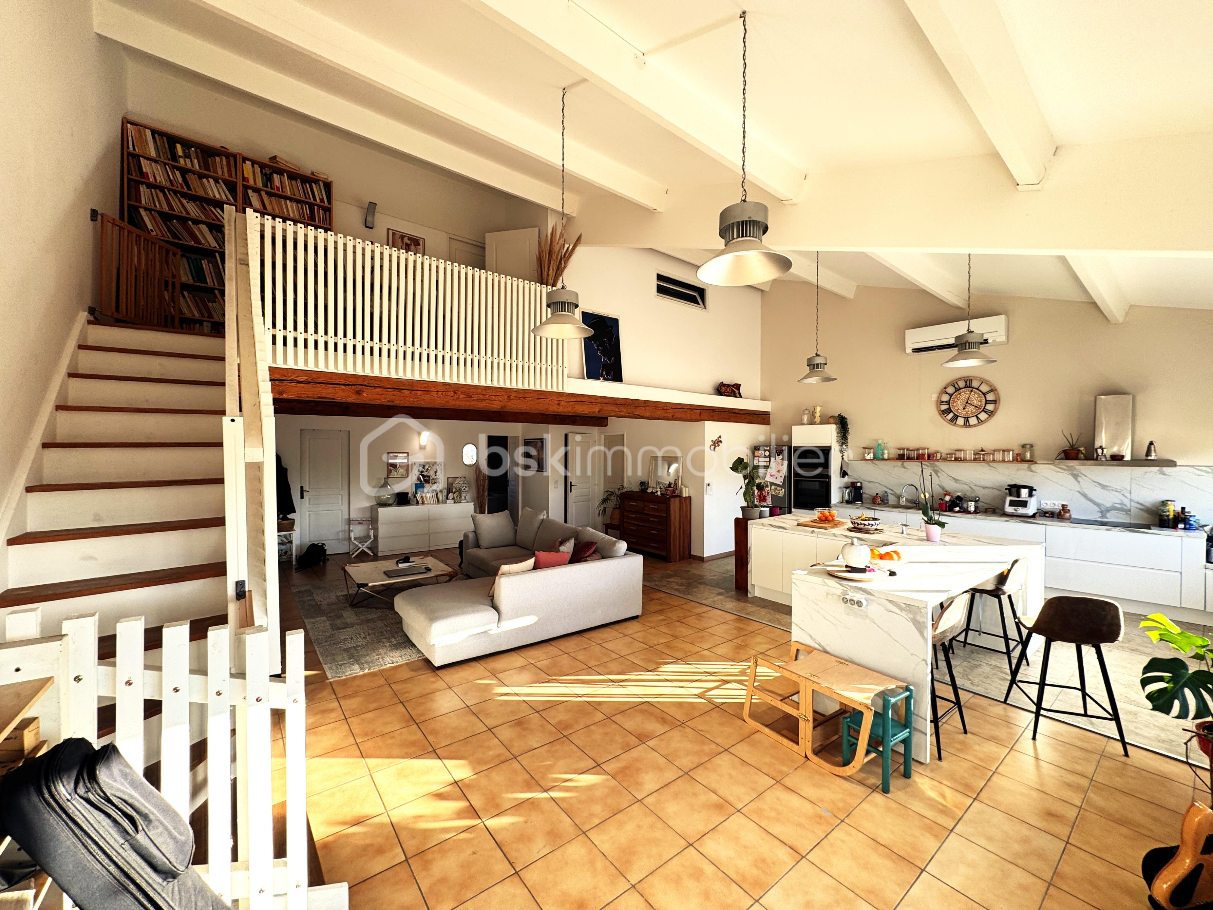 Appartement de 132,01 m² - salon 2.JPG