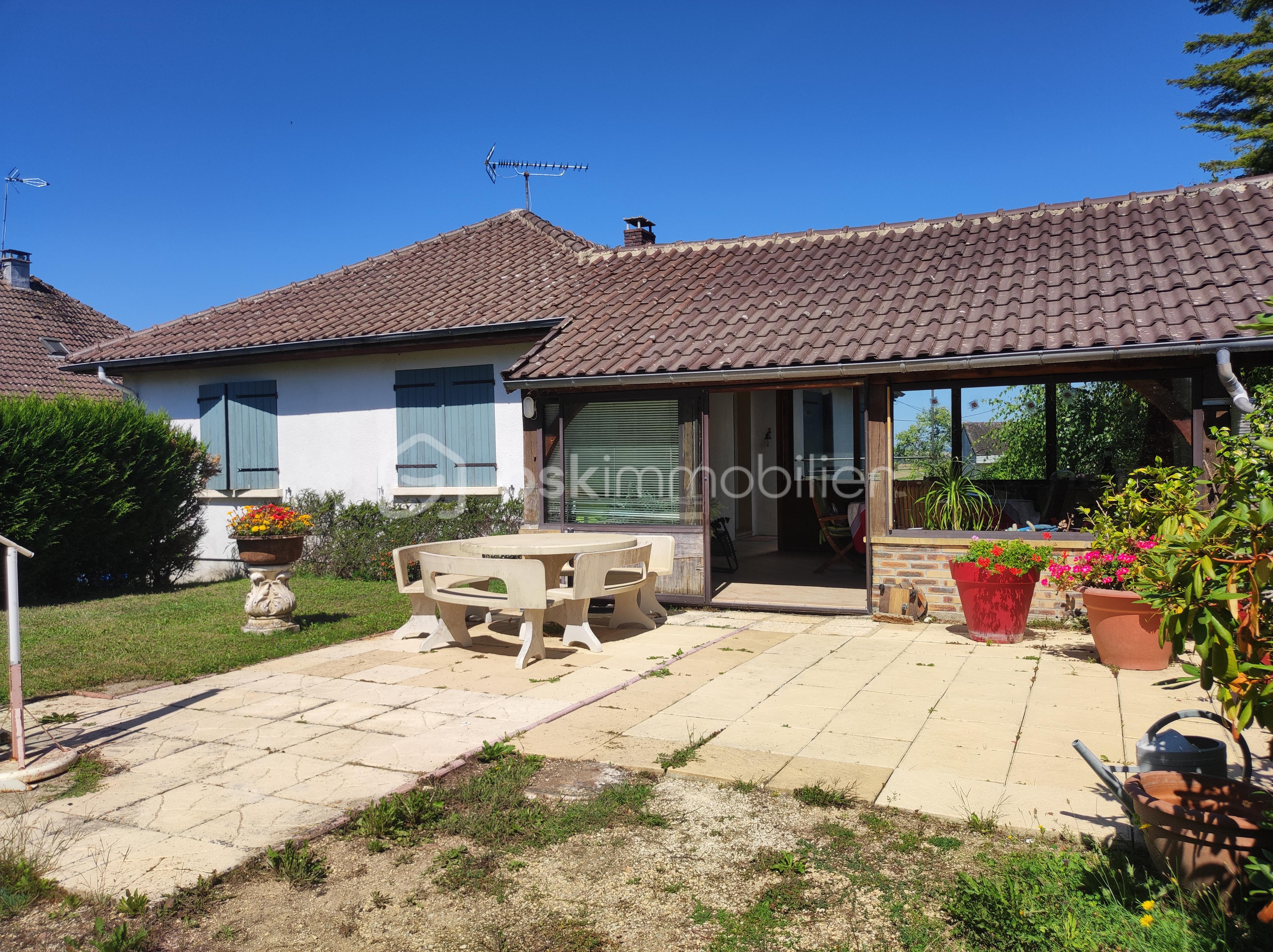 Maison de 210 m² - 1754985213150.jpg