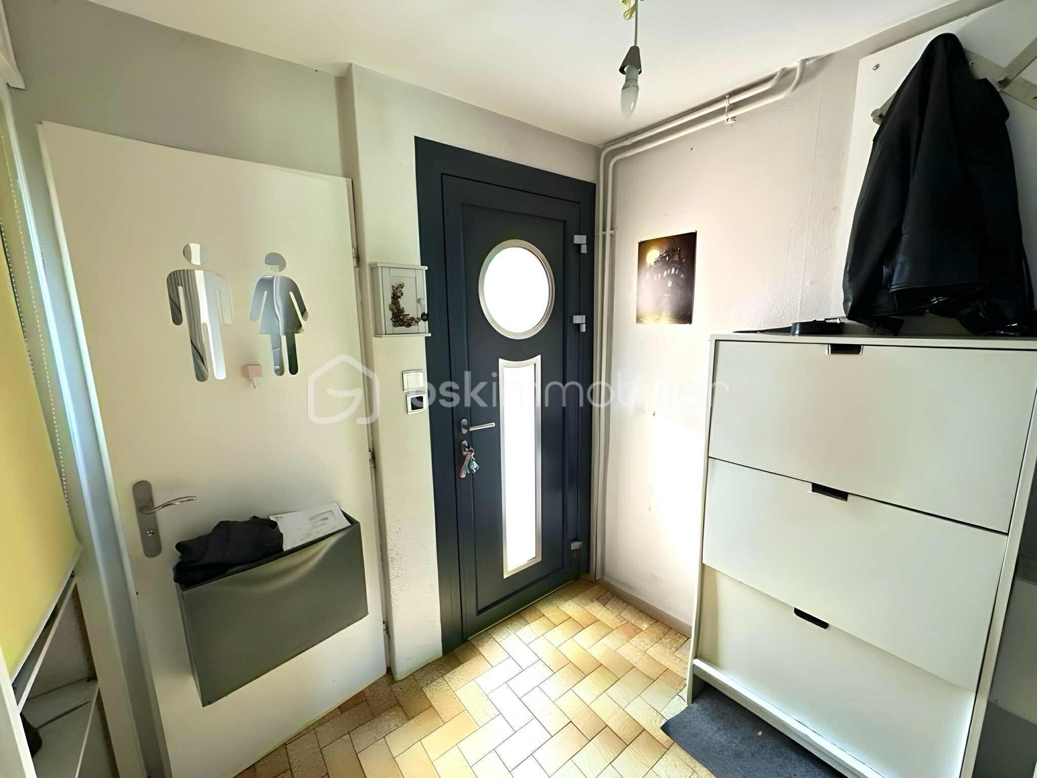 Maison traditionnelle de 106 m² - Entree.jpeg