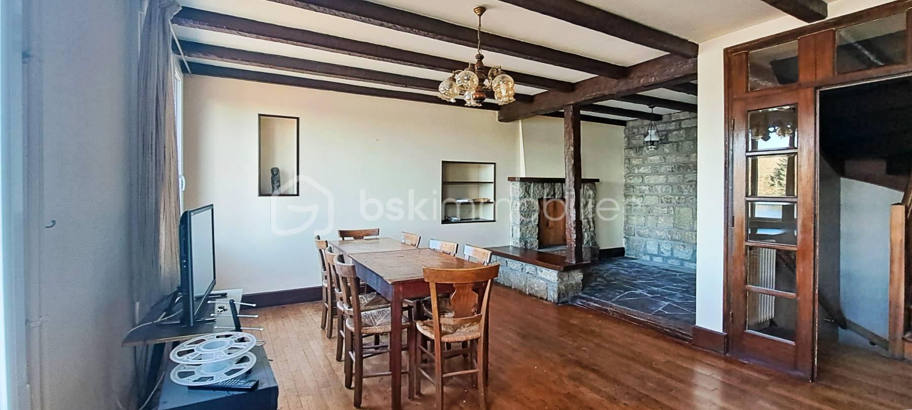 Maison de ville de 135 m² - salle 2.jpg