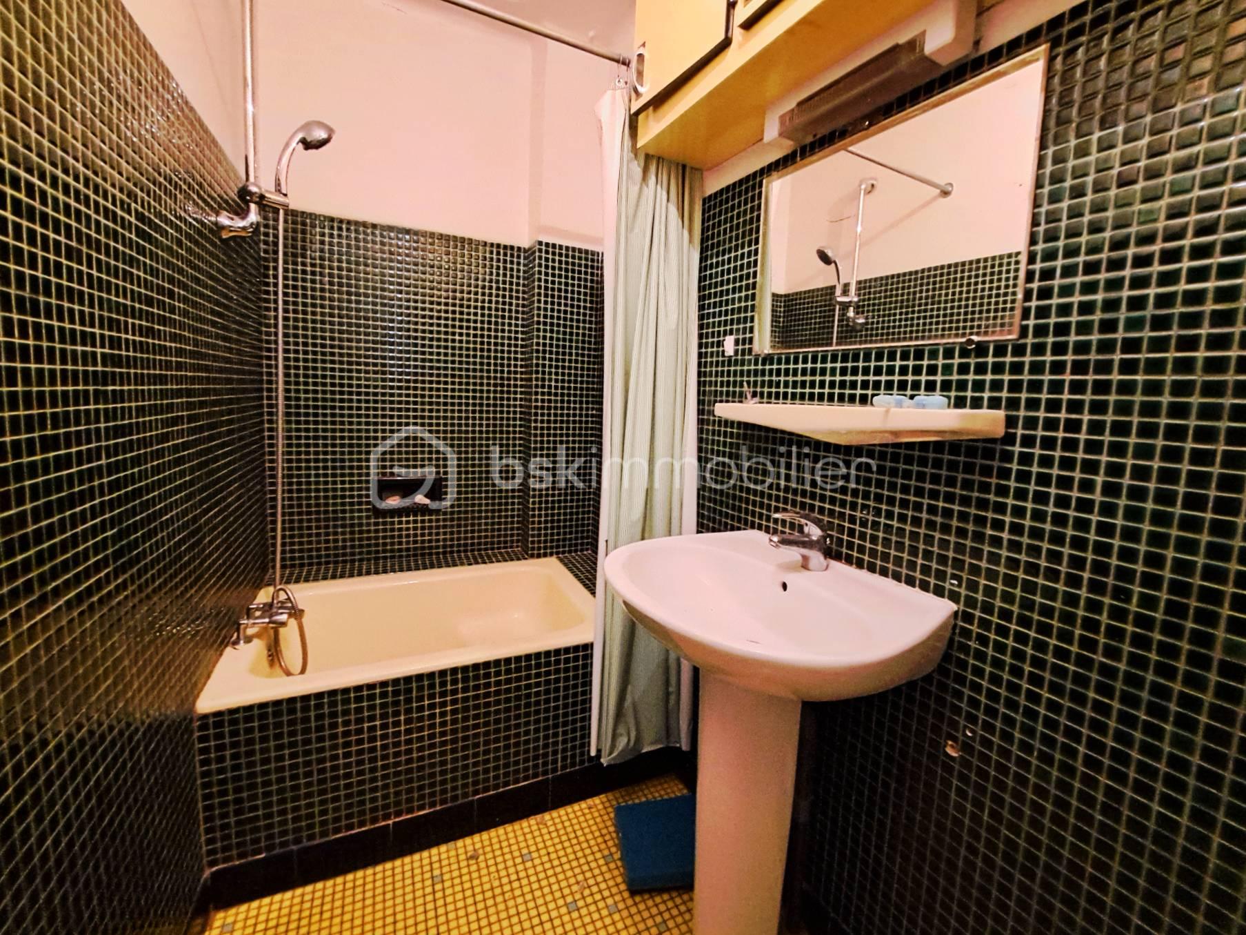 Maison de ville de 135 m² - salle de bains.jpg