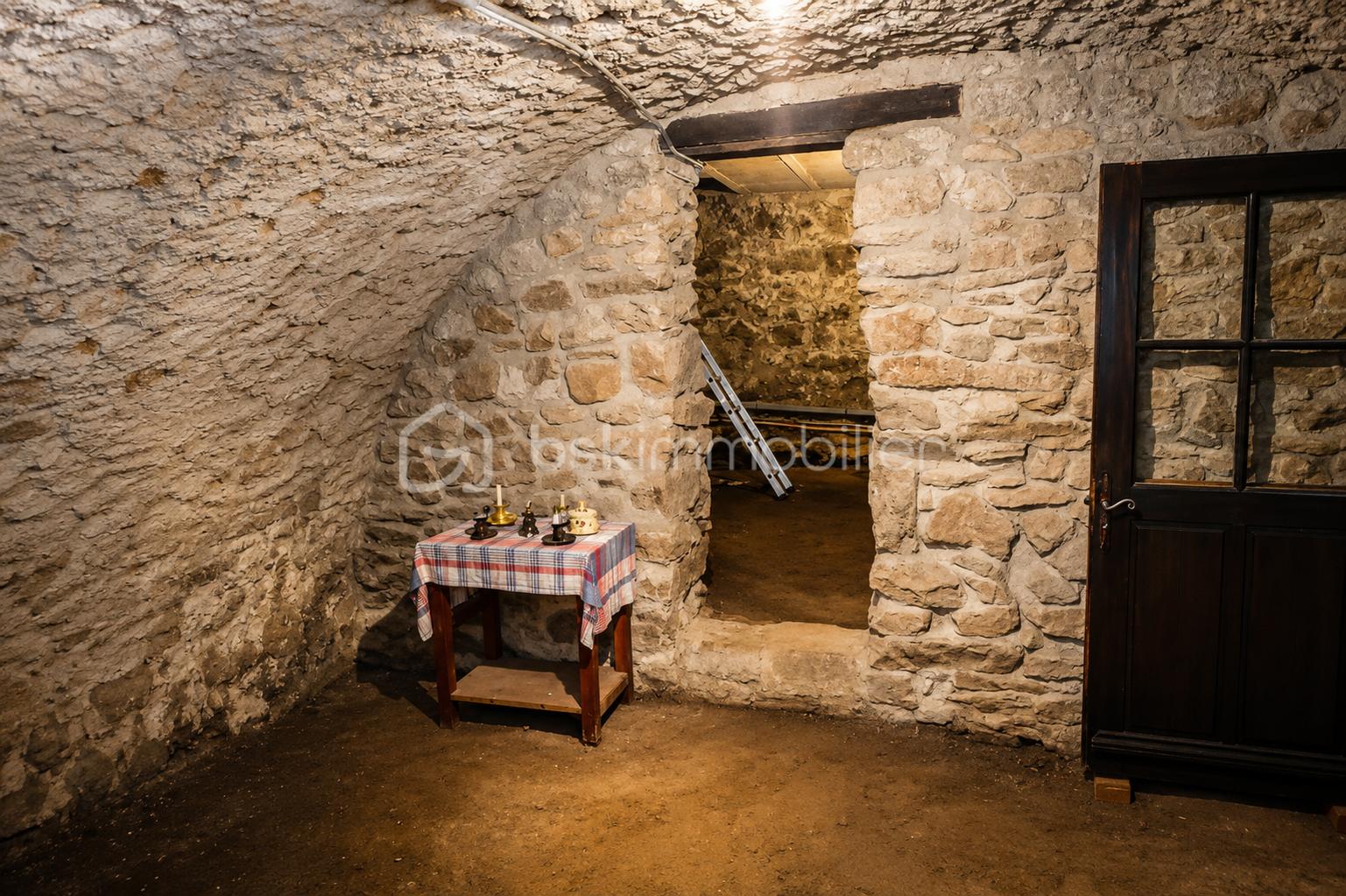 cavetravarone.png