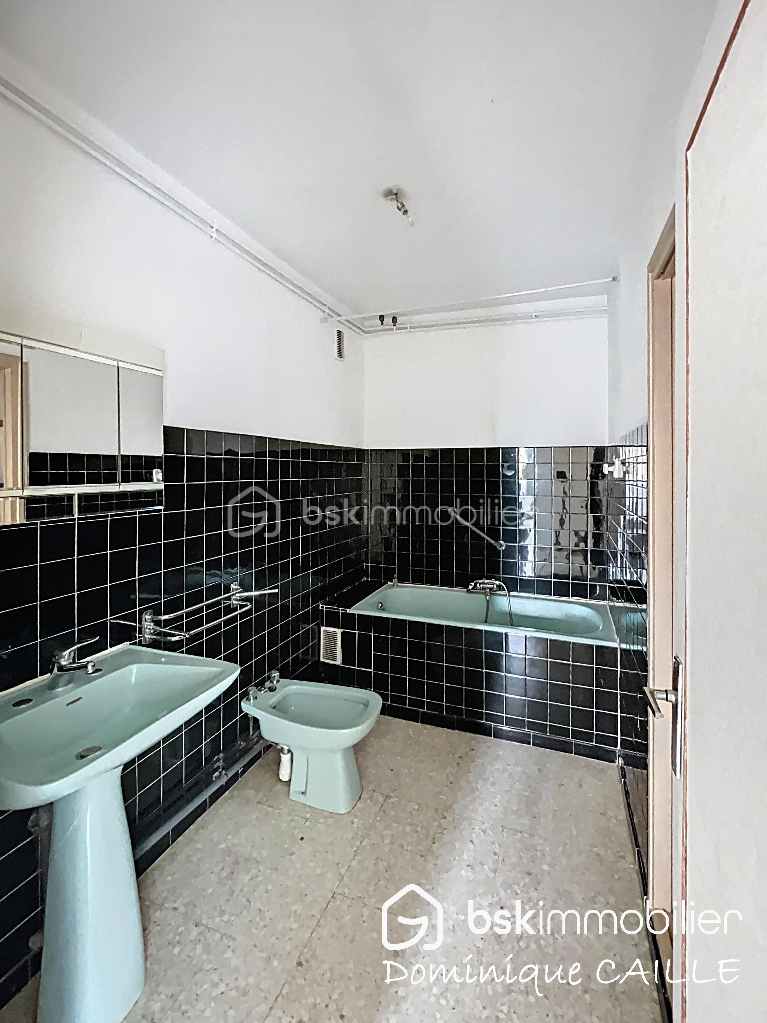 Appartement de 91 m² - salle de bain.jpg