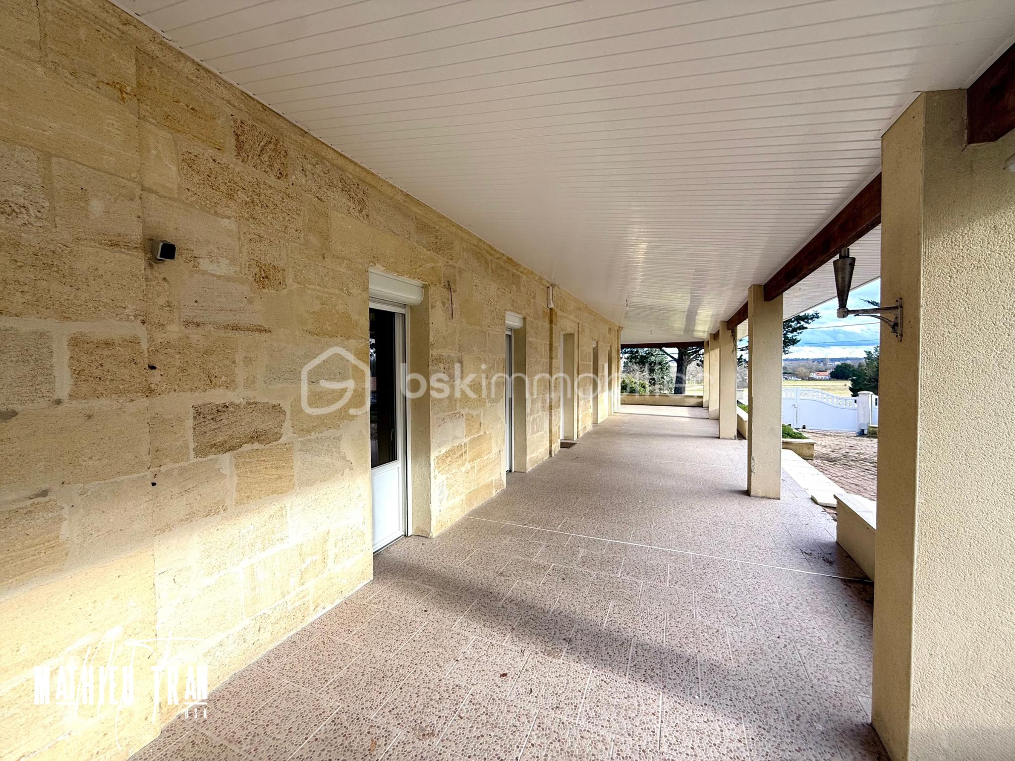 Maison de 188 m² - TERRAIN A BÂTIR.png