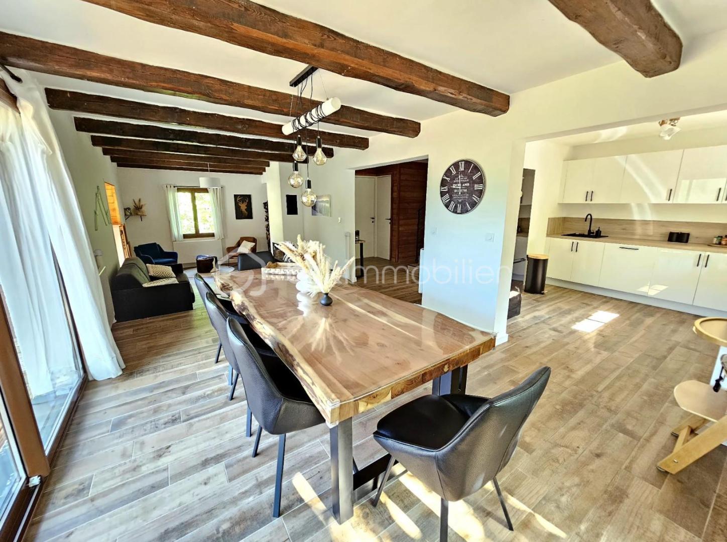 Chalet de 270 m² - 460d70ad8ff6786-1.jpg