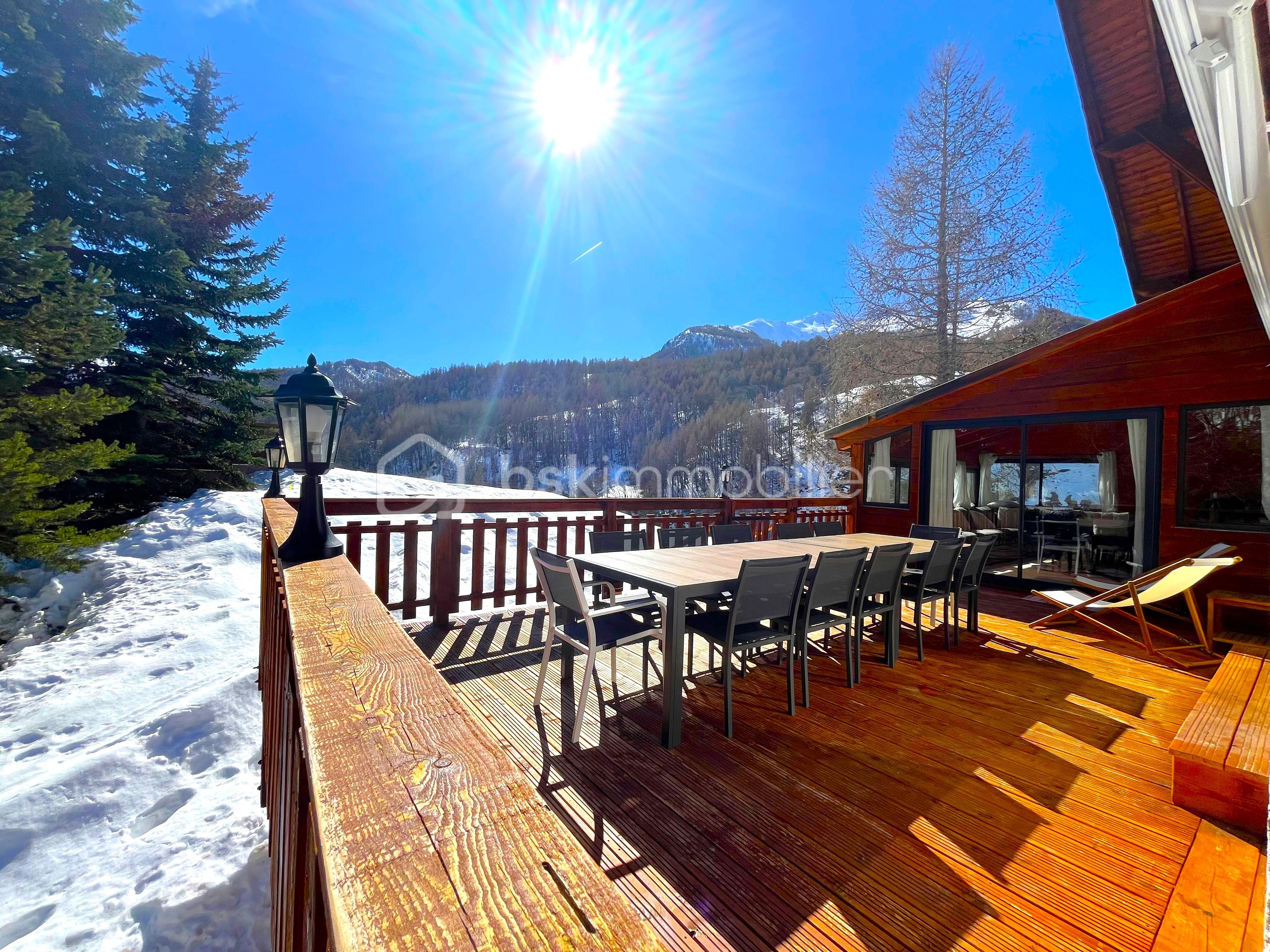 Chalet de 270 m² - Terrasse hiver.jpeg