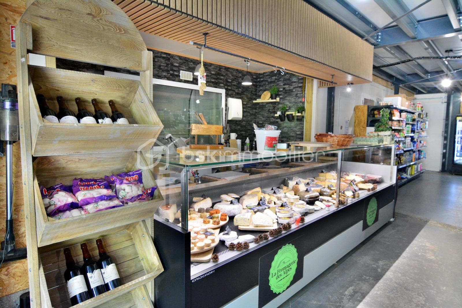 SUPERETTE LAFFREY STEPHANIE DE ALMEIDA IMMOBILIER 38220 (1).jpeg