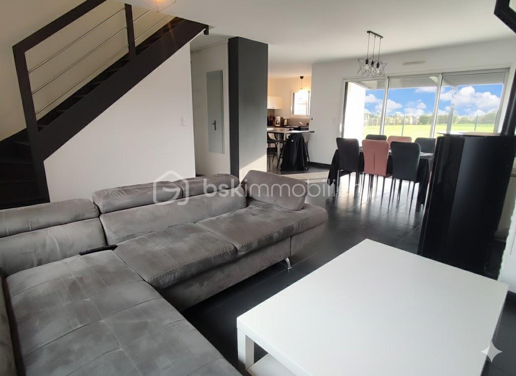 Maison contemporaine de 96 m² - SALON SEJOUR B.jpg