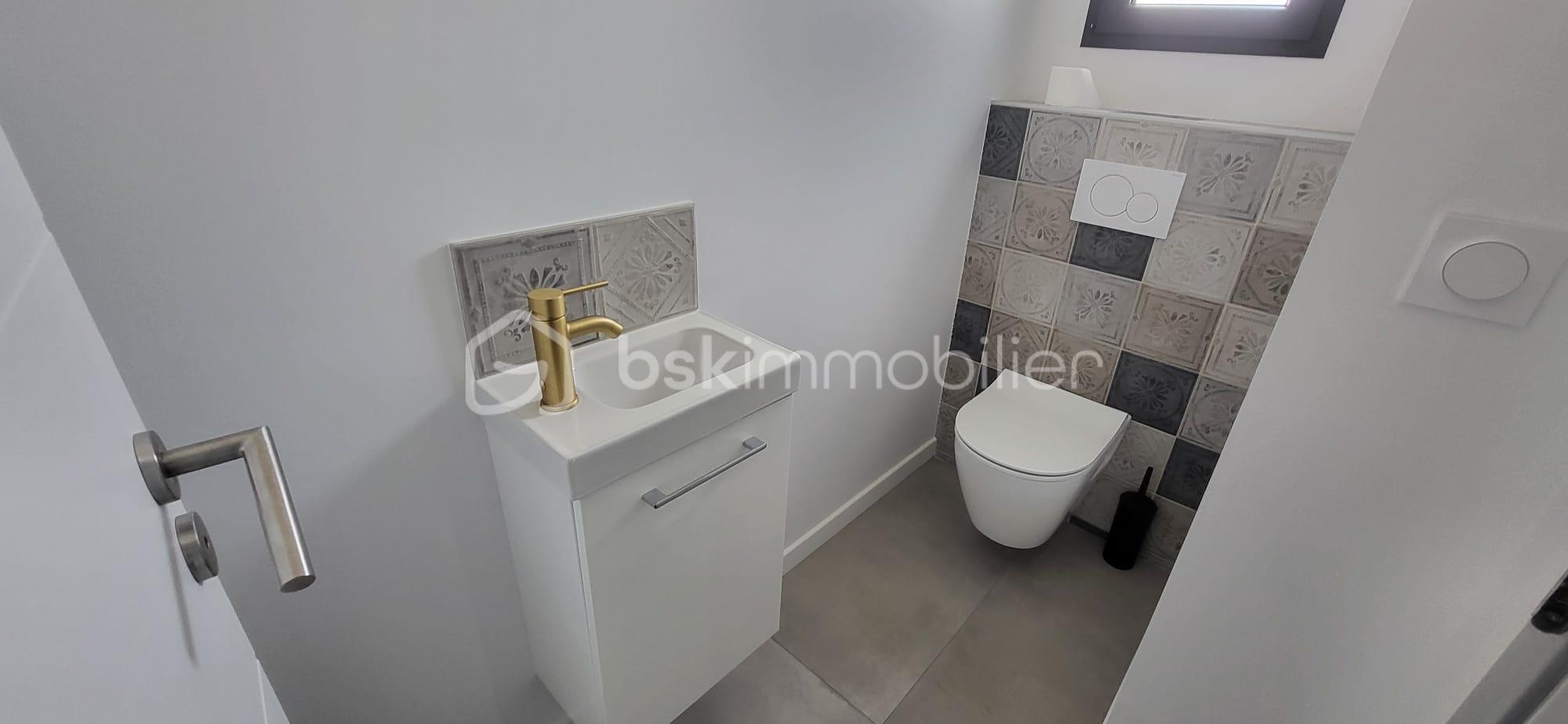 Maison contemporaine de 125 m² - wc2.jpeg