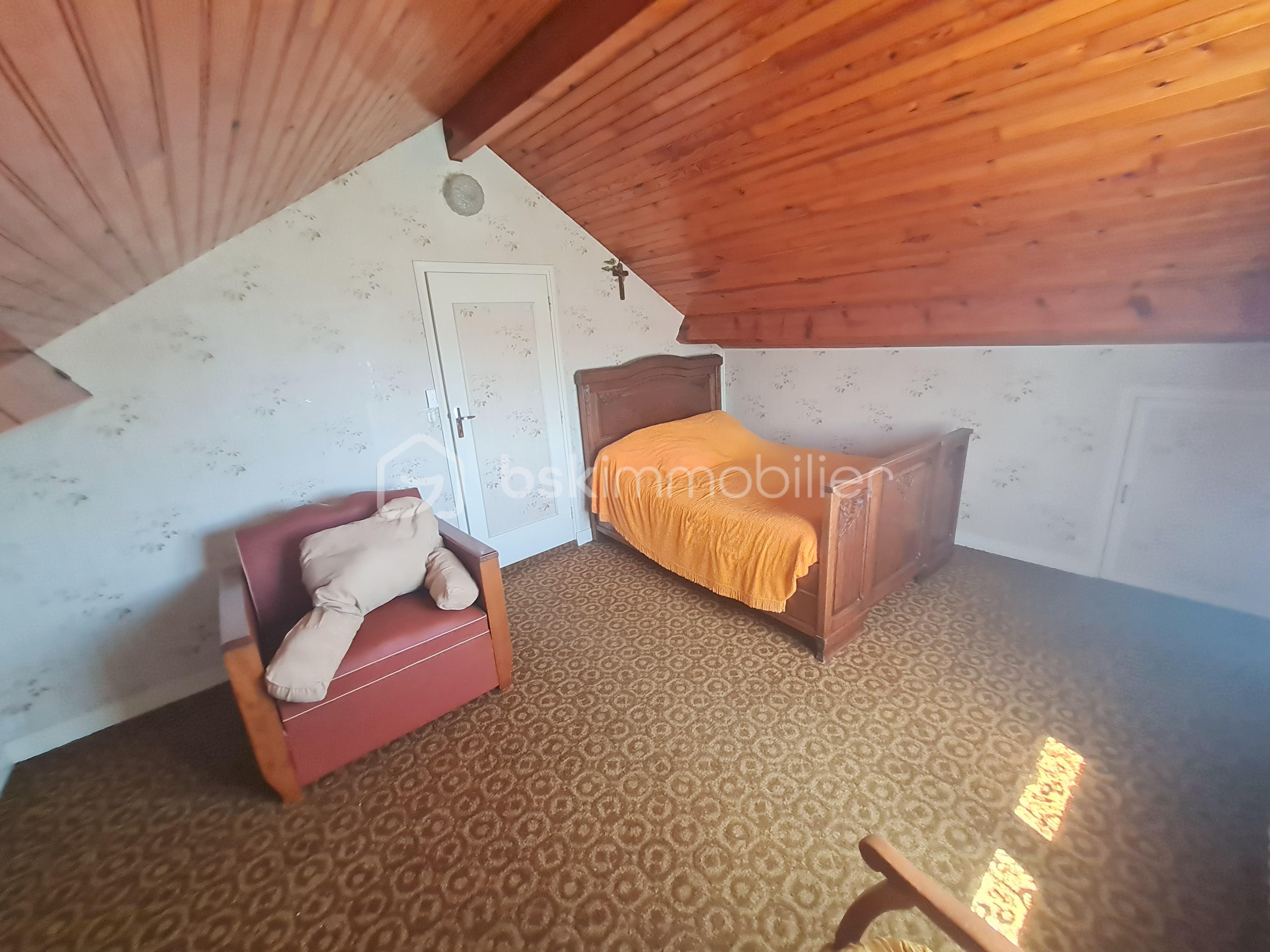 Chambre 3 étage 1 .jpg