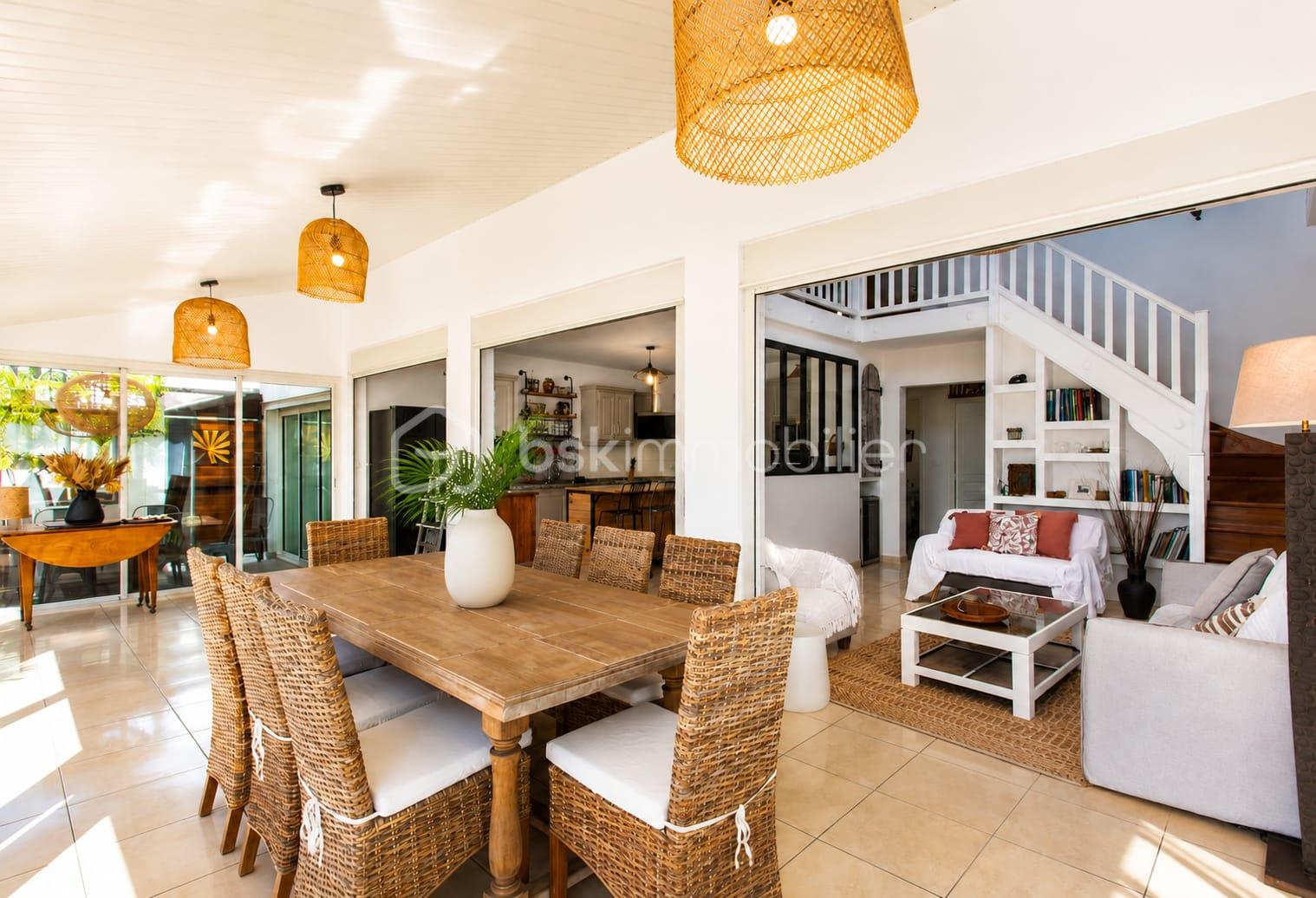 OK 33- VERANDA VUE SALON.jpg