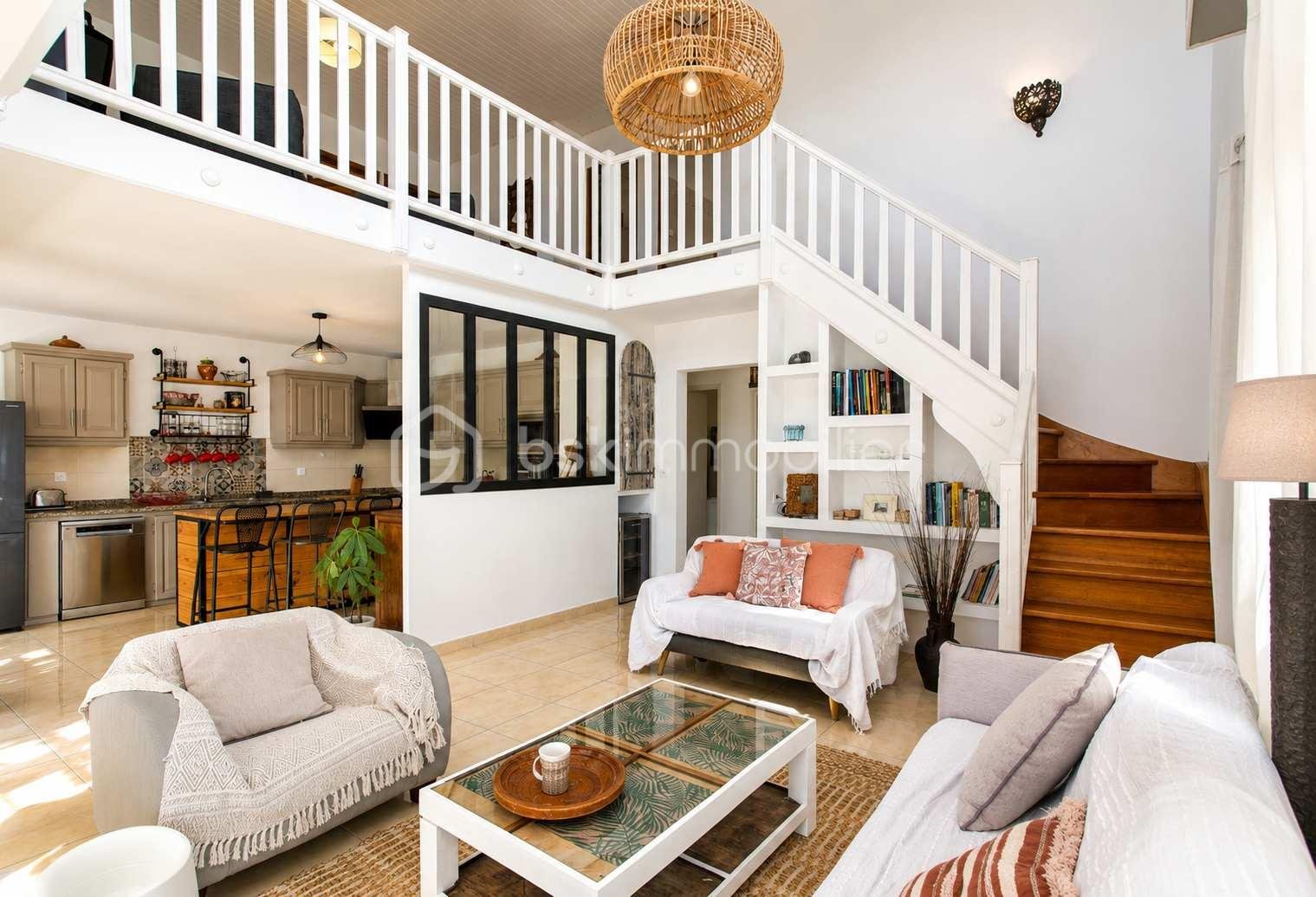 OK 30- R - SALON - CUISINE & ESCALIER.jpg