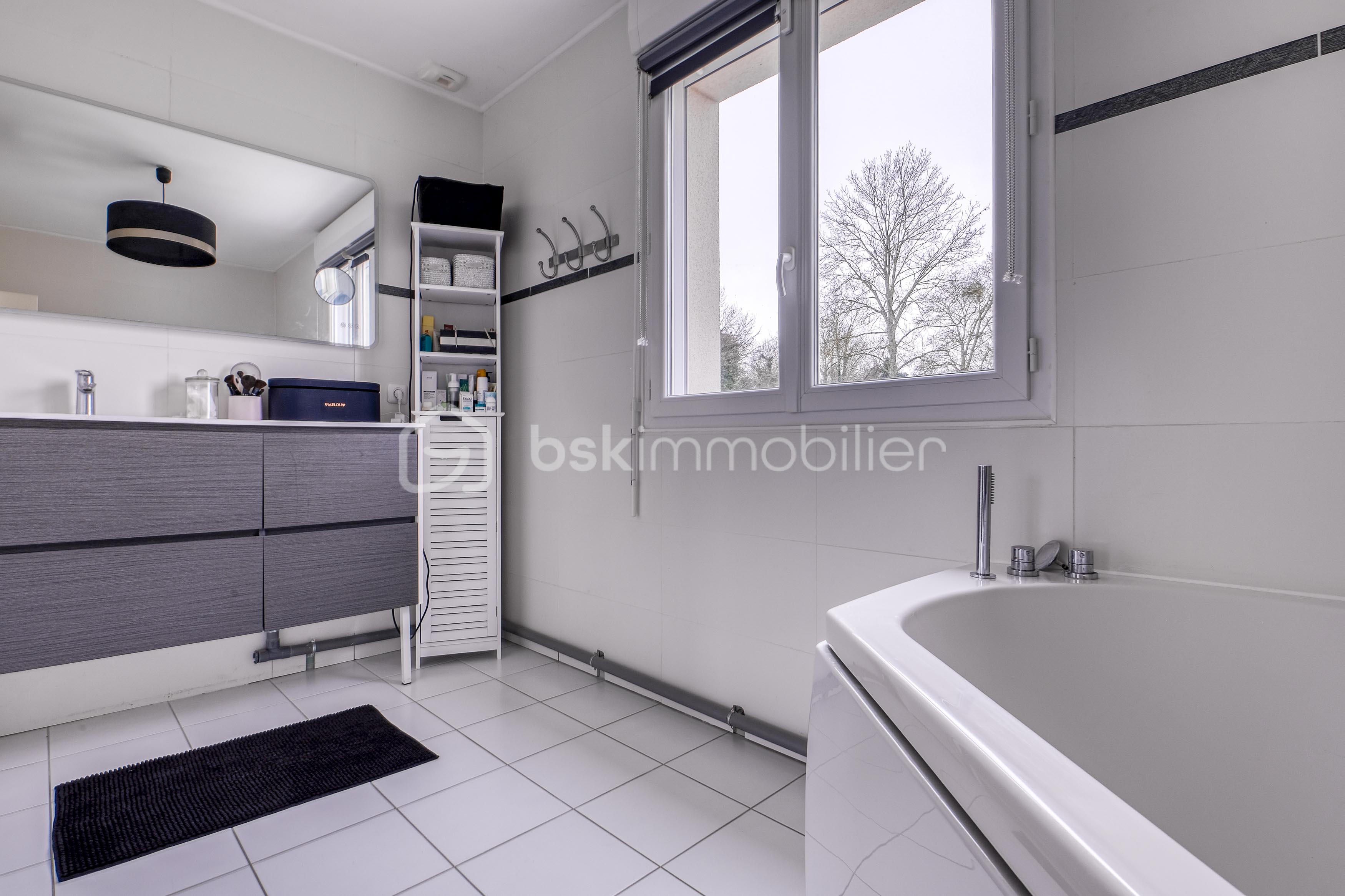 Maison traditionnelle de 138 m² - fublaine-24.jpg