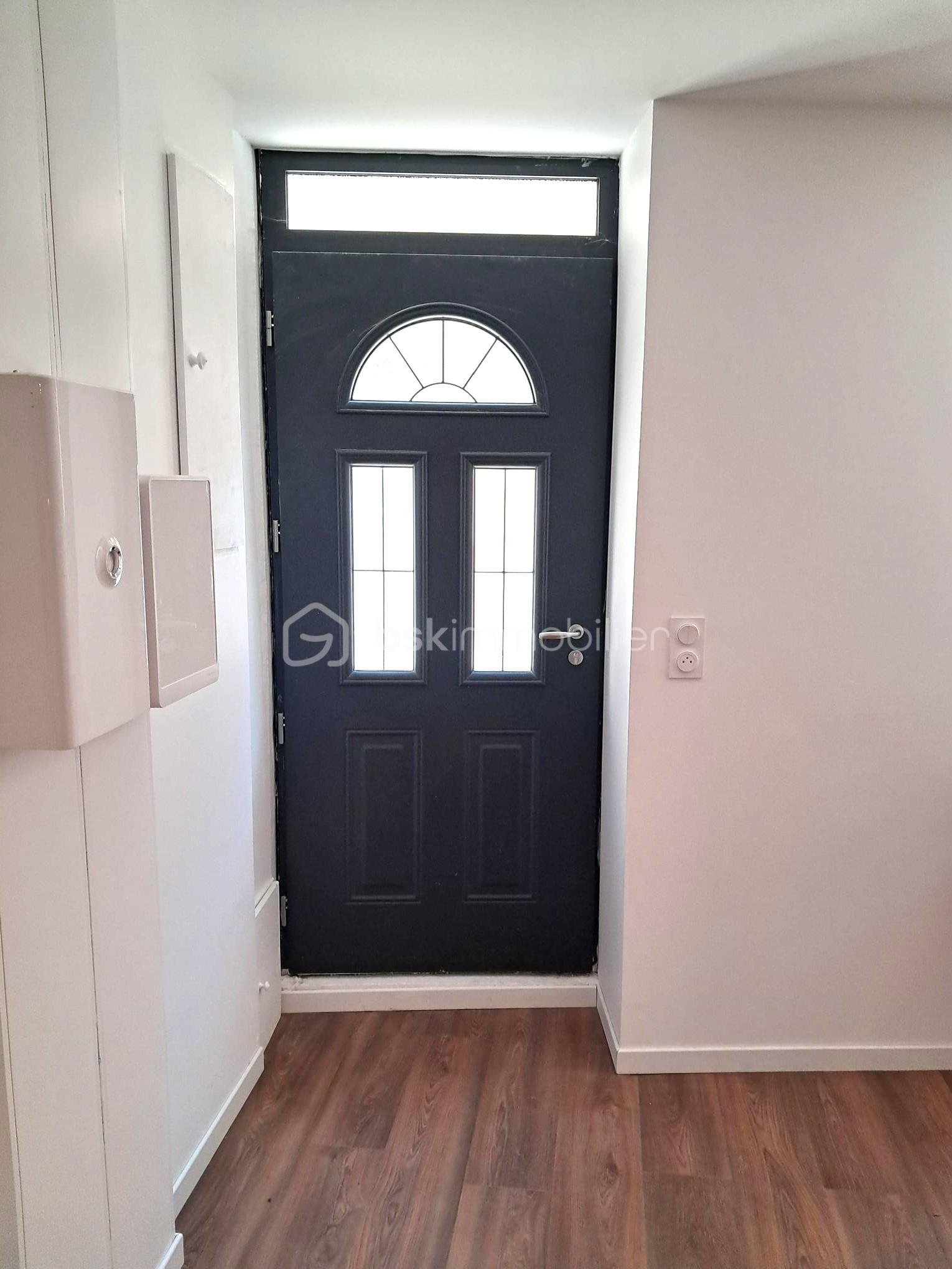 Maison ancienne de 90 m² - 8-porte entrée.jpg