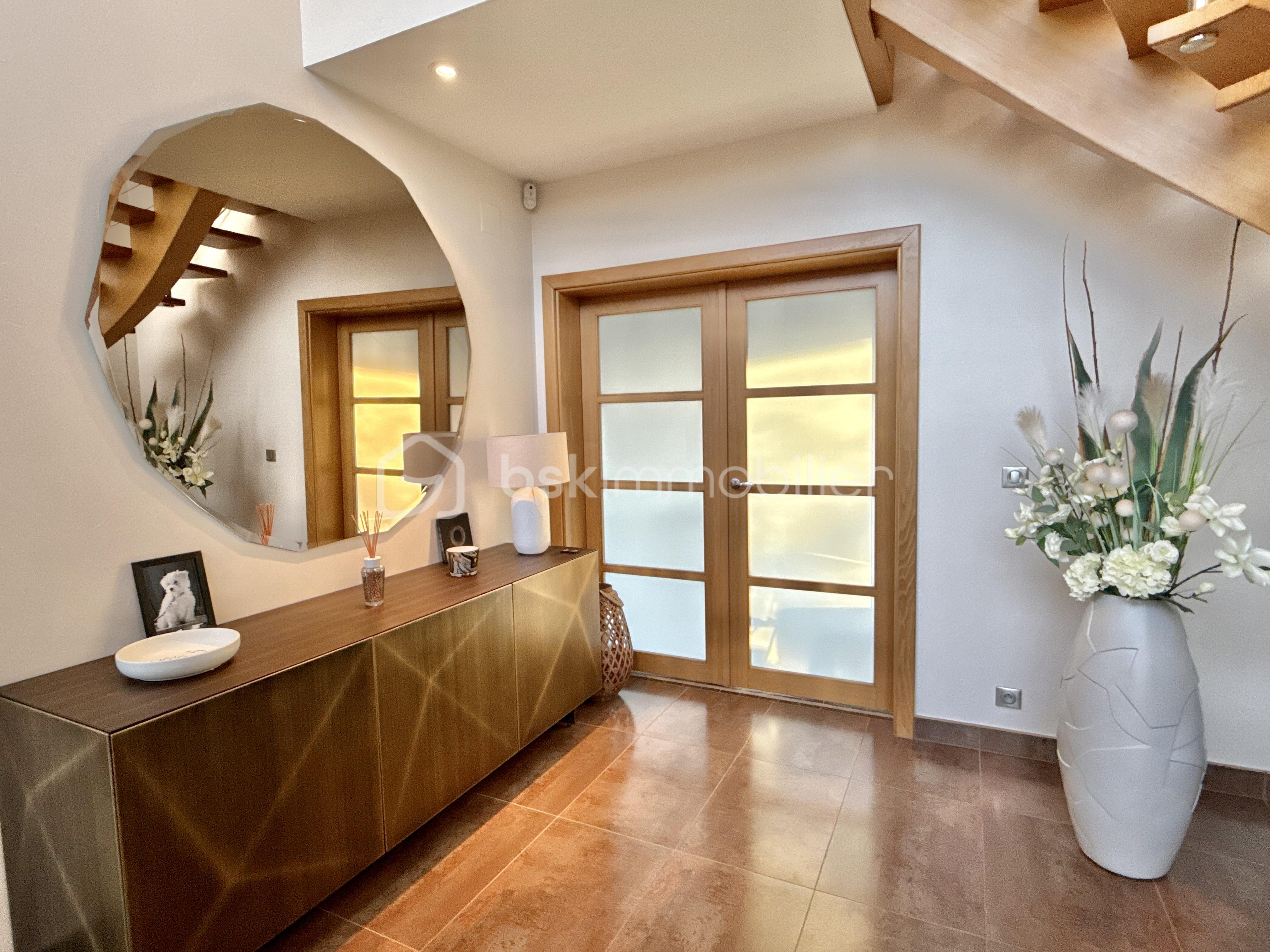 Maison de 365 m² - DJI_20260204_171052_231.jpg