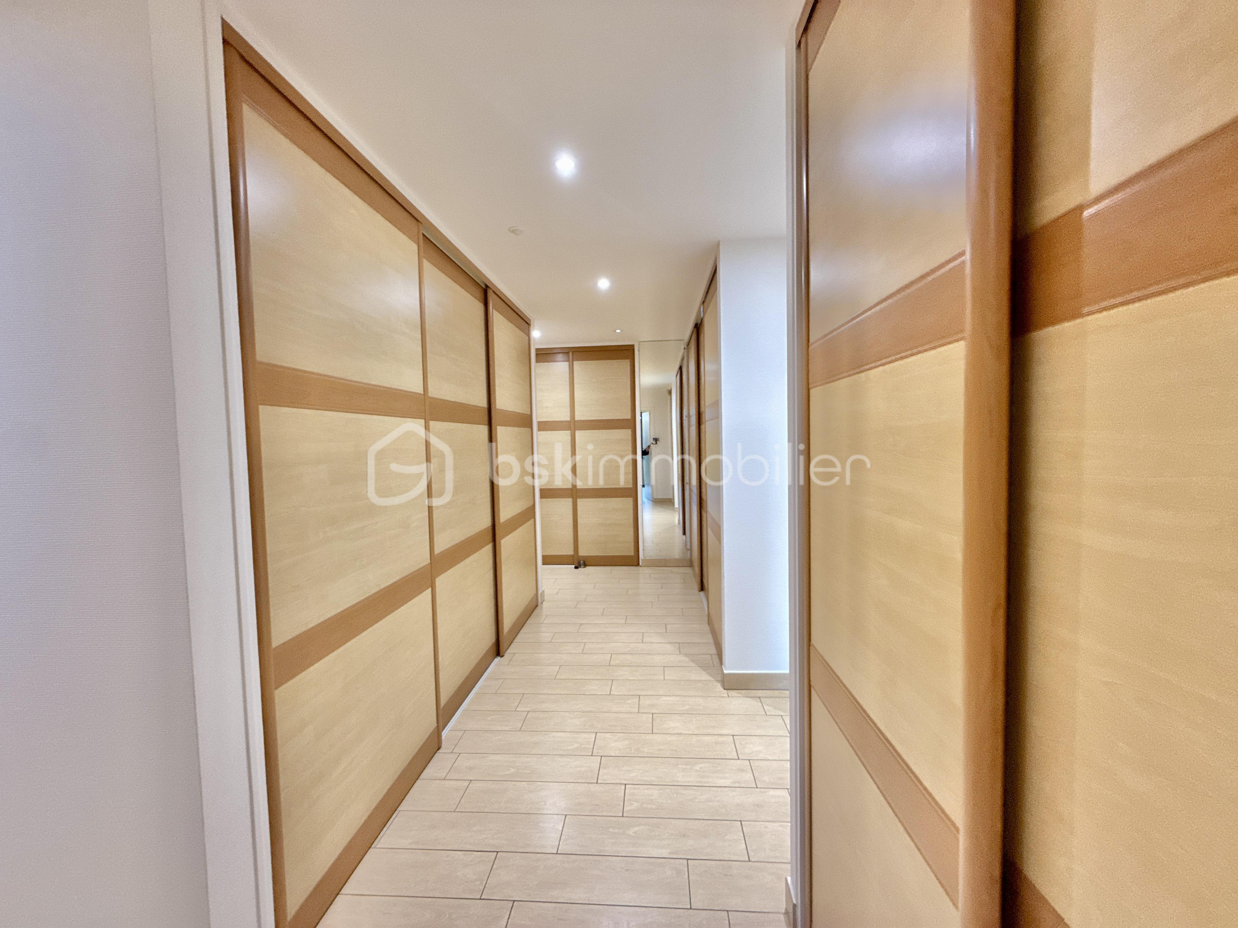 Maison de 365 m² - DJI_20260204_171150_237.jpg