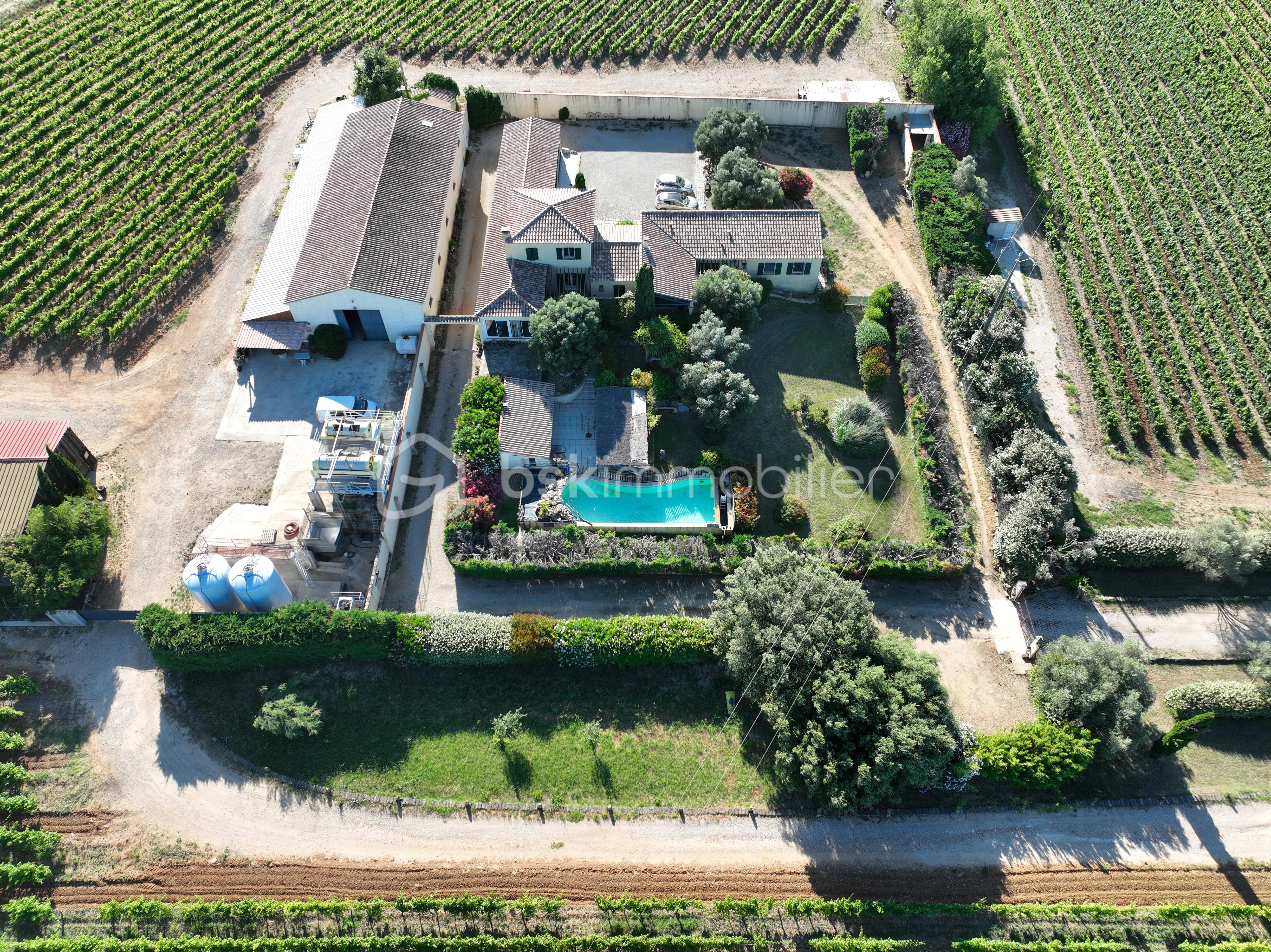 10 pièces 550 m² · à Beauvoisin · 550 m² · 1 630 000 €