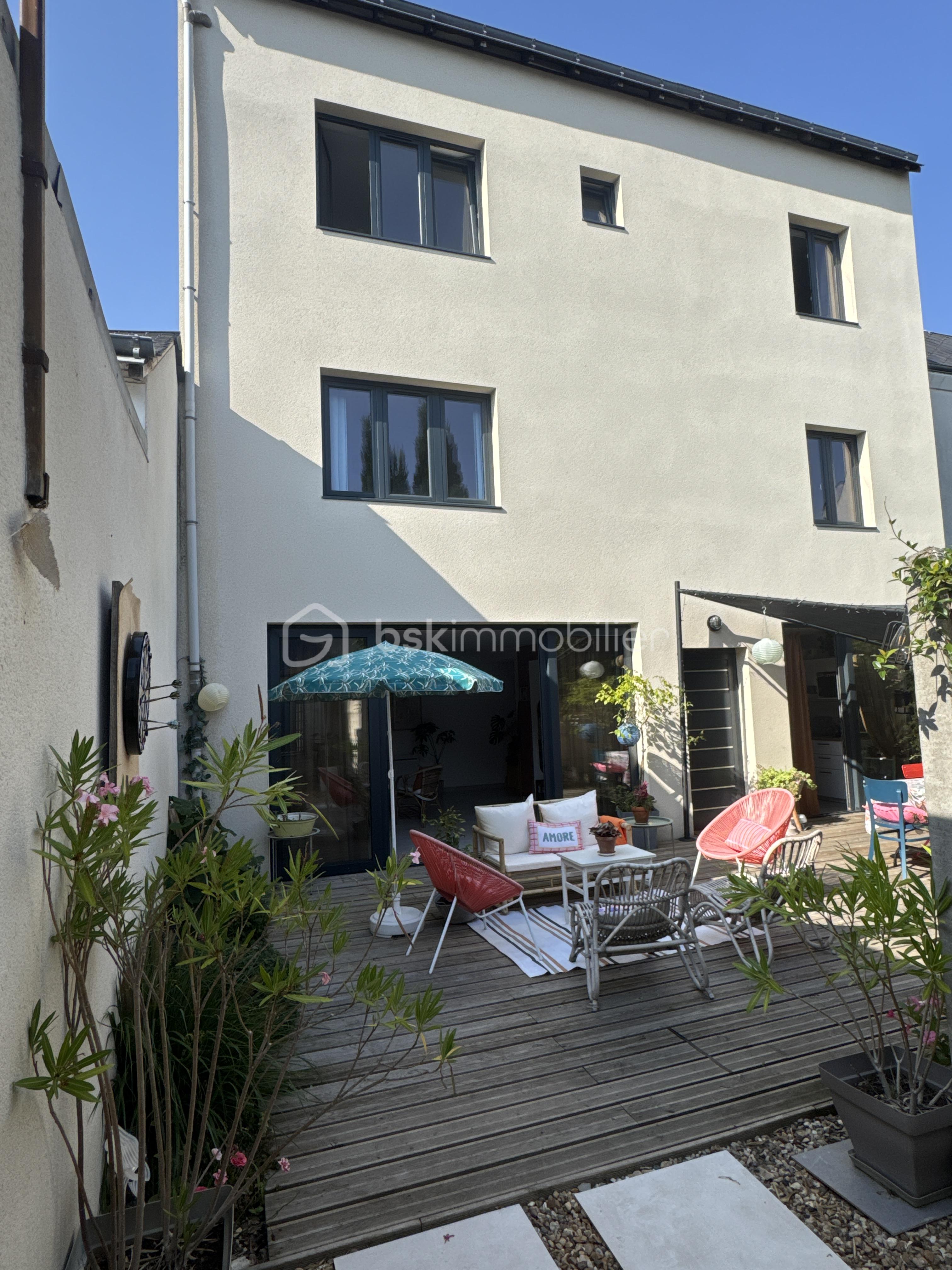 Maison de ville de 150 m² - FacadeJPG.JPG