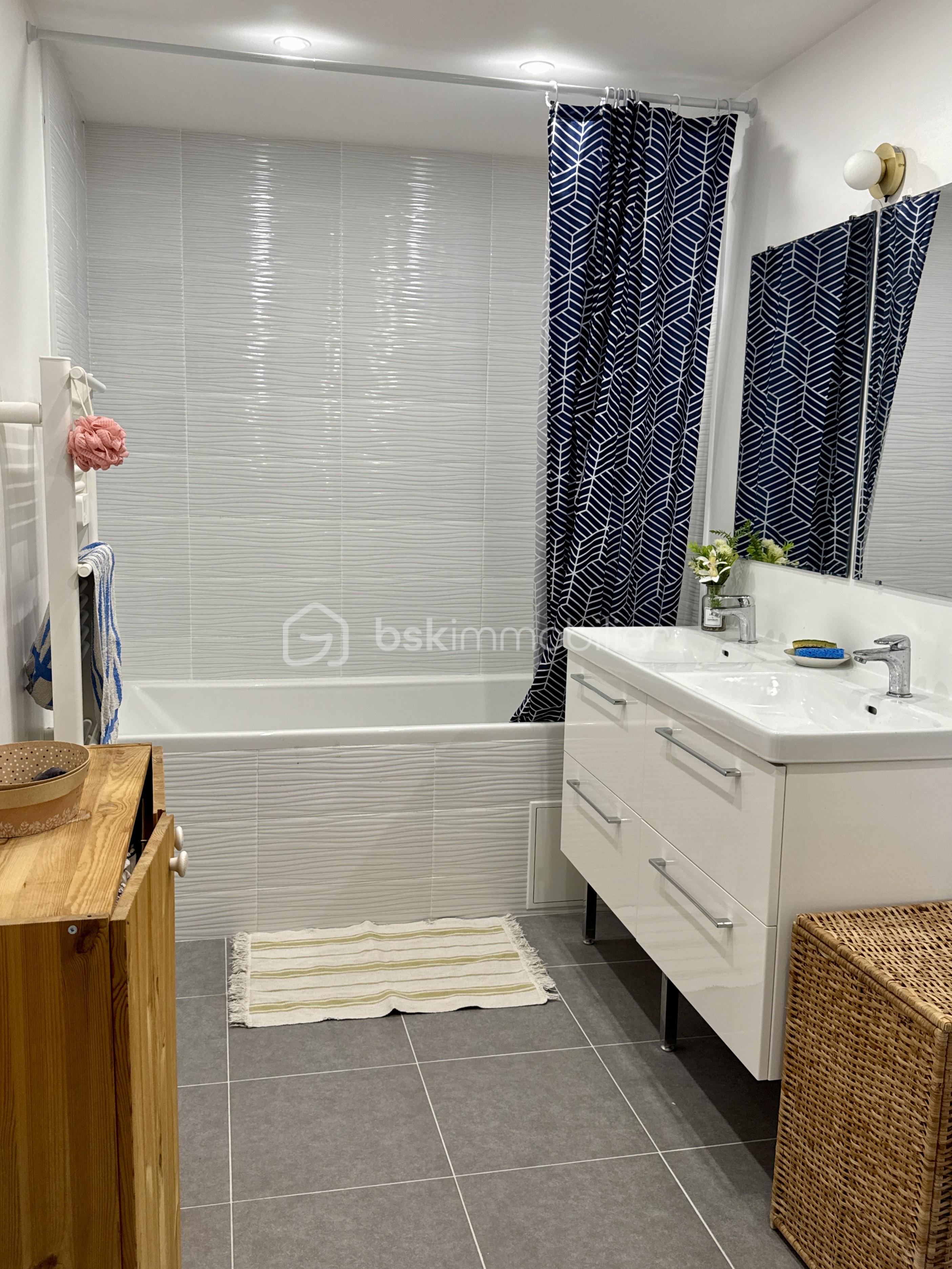 Maison de ville de 150 m² - SALLE D'EAU 2.jpg