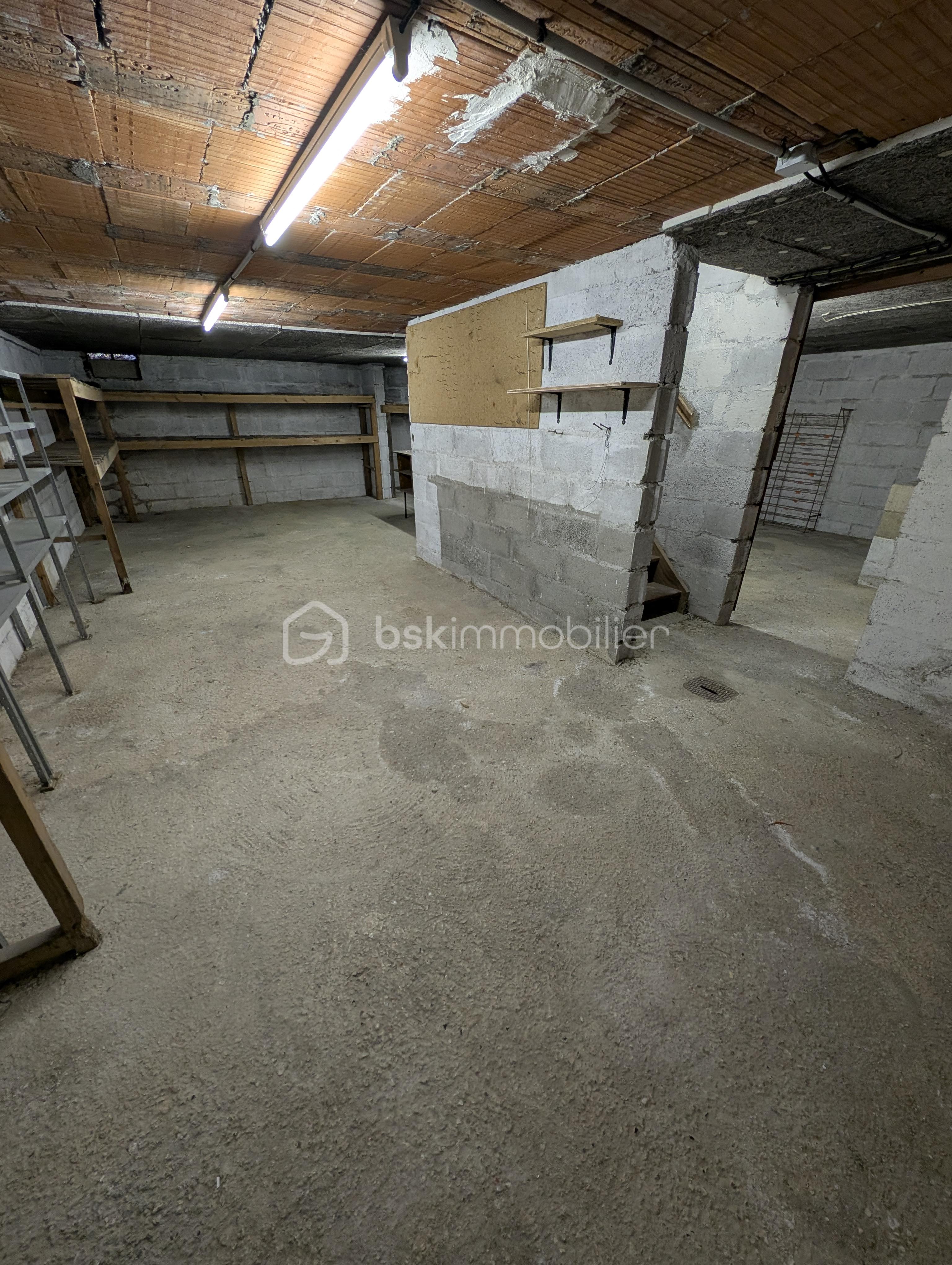 Pavillon de 90 m² - PXL_20251107_111029165.jpg